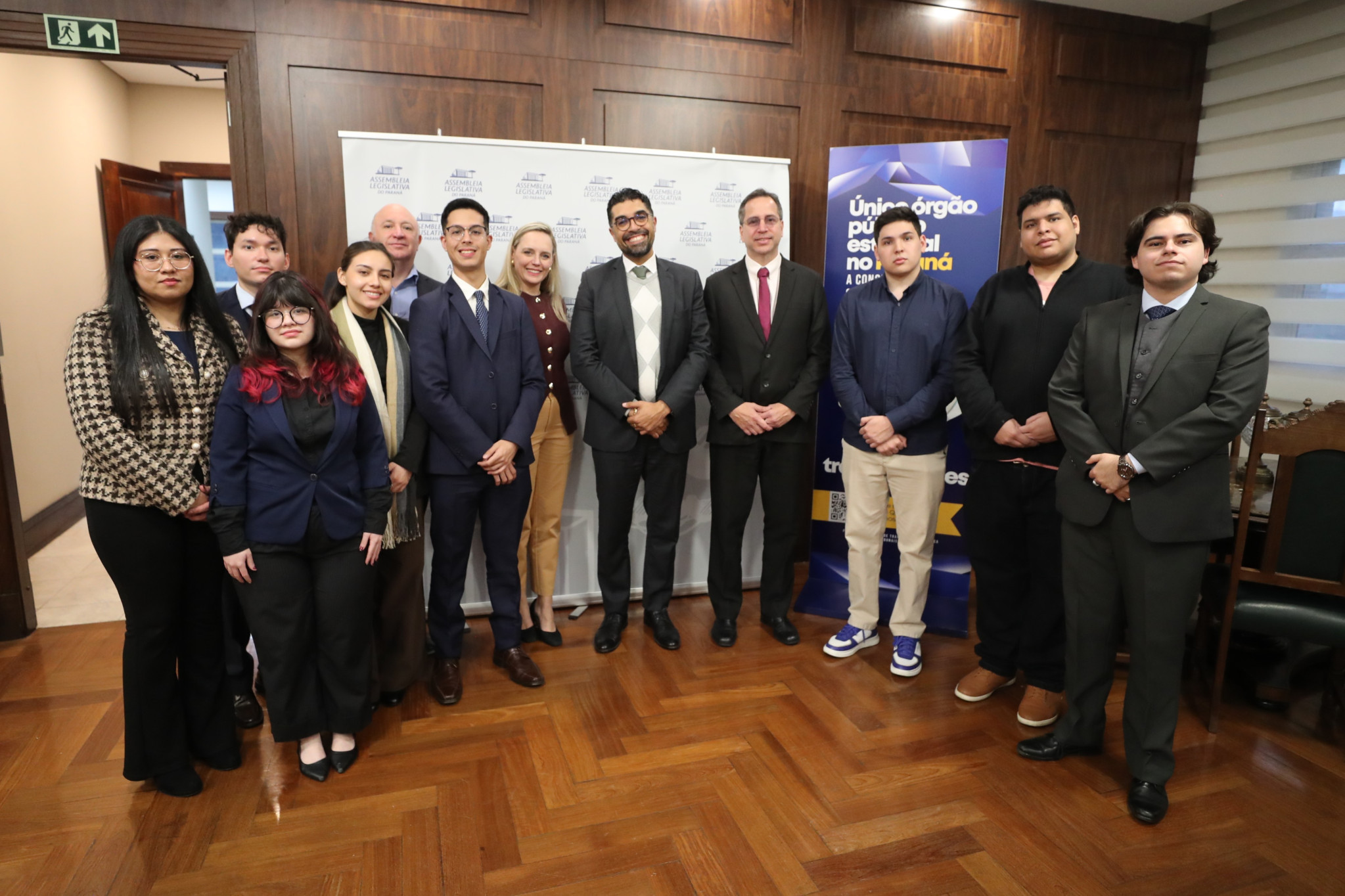 Representantes de universidade paraguaia visitam a Assembleia Legislativa