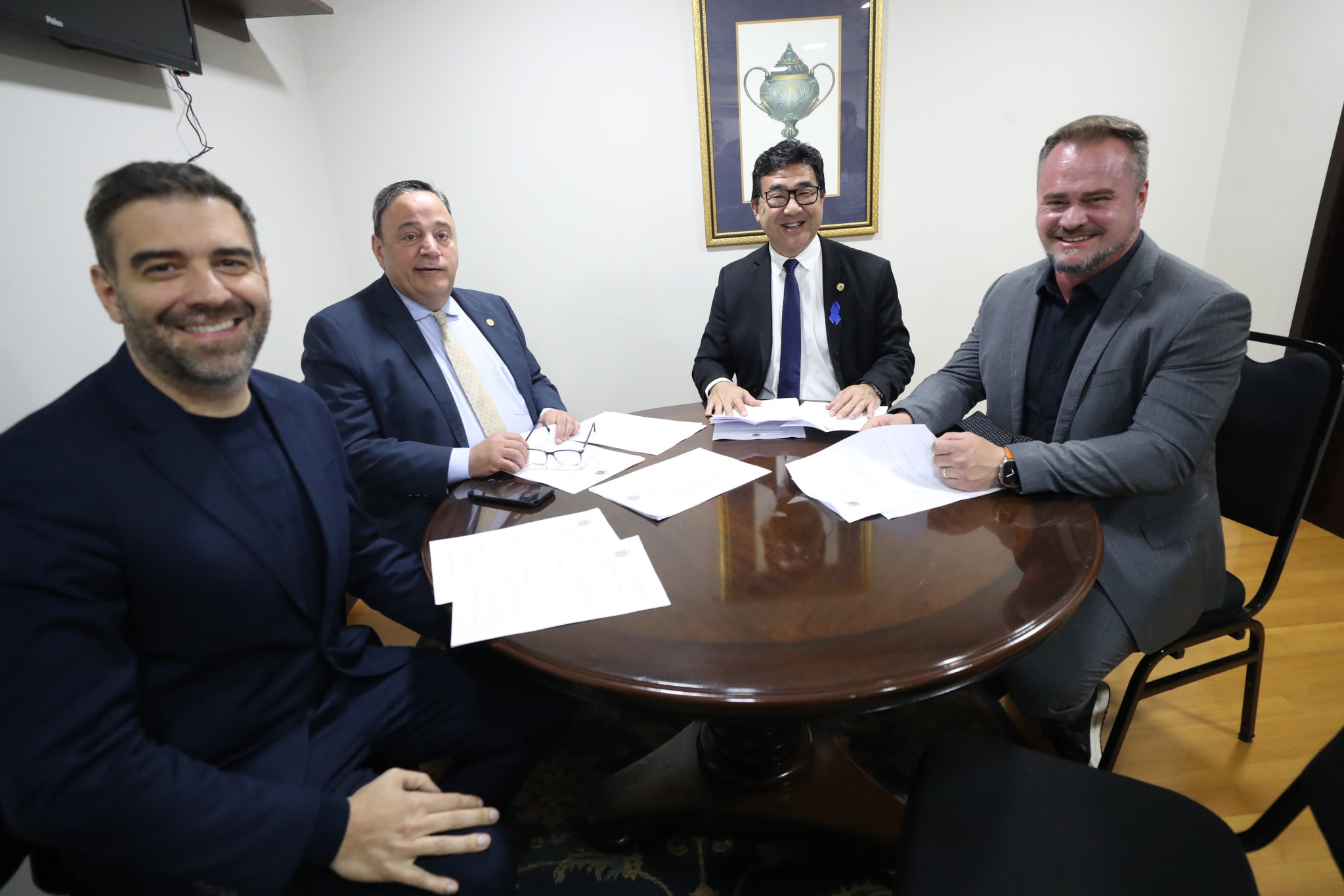 Comissão de Obras aprova propostas que regularizam espaços públicos