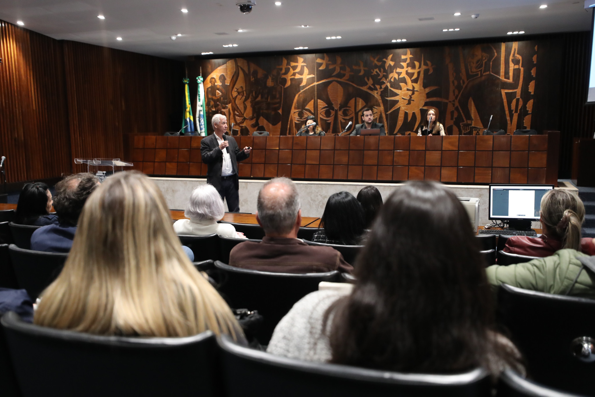 Assembleia Legislativa debate como os aspectos socioculturais influenciam a prática do bullying entre crianças e adolescentes