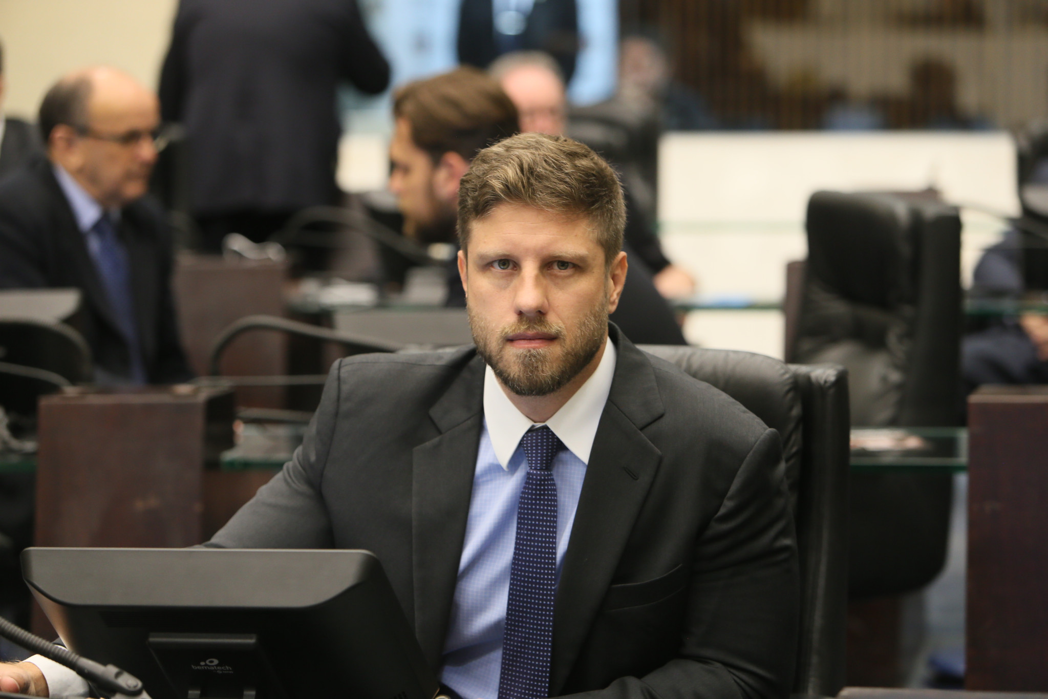 Cartórios do Paraná devem cumprir legislação no atendimento a transgêneros