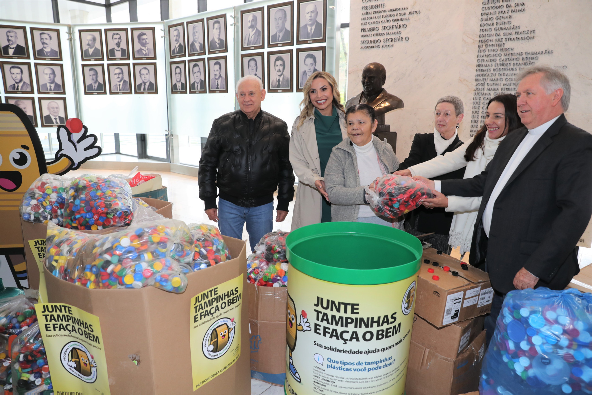 Projeto Tampinha Paraná faz nova entrega de material ao Asilo São Vicente