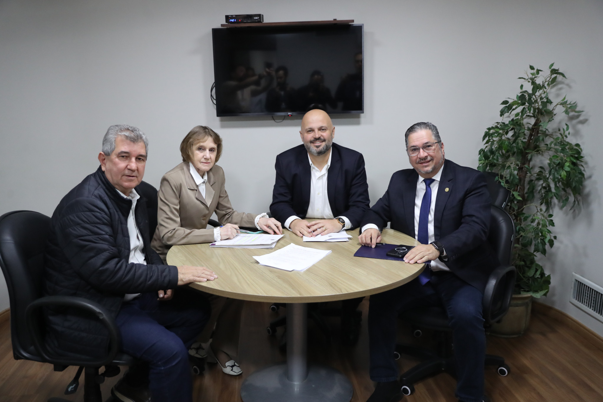 Comissão de Defesa dos Direitos da Criança aprova proposta que combate o tráfico de crianças no Paraná