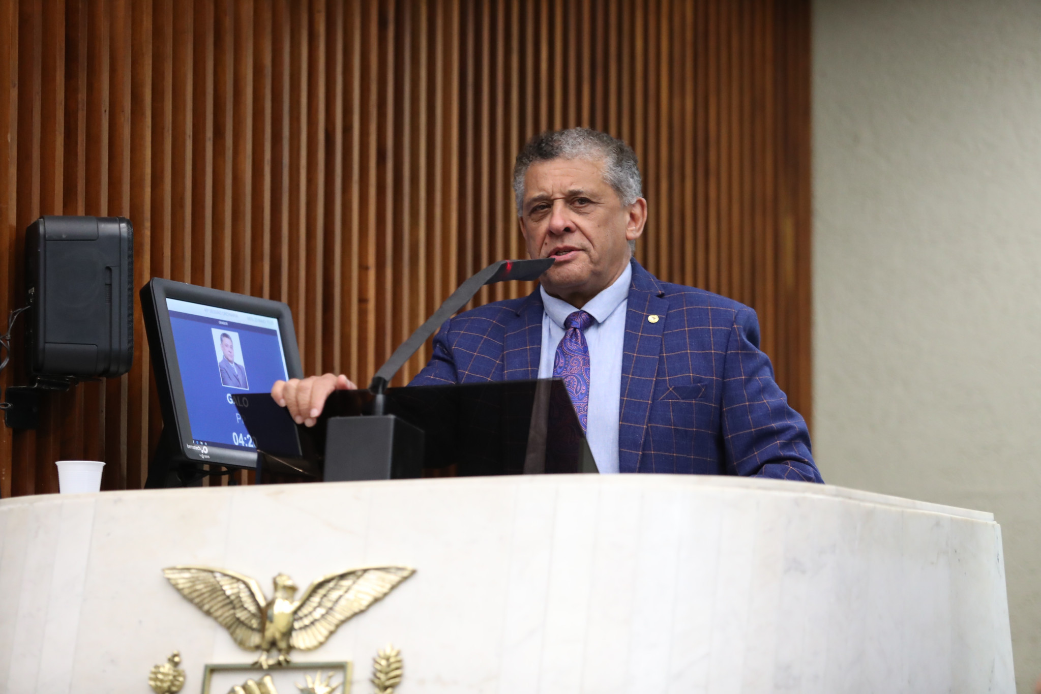 Deputado Galo pede ao Governo subsídio para taxistas e motoristas de aplicativos para instalarem GNV nos veículos