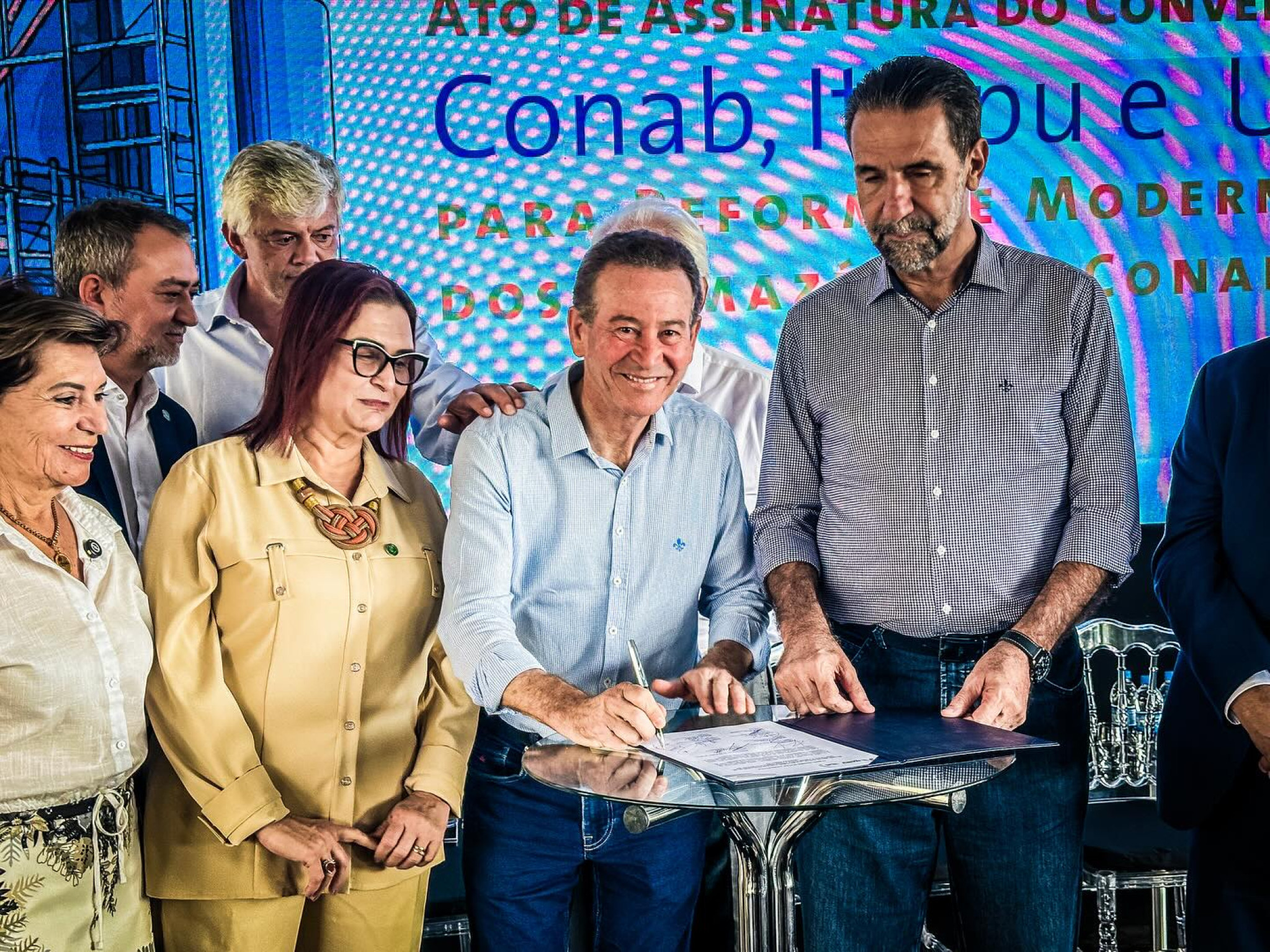 Professor Lemos representa a Assembleia em assinatura de convênio para modernização de armazéns da Conab