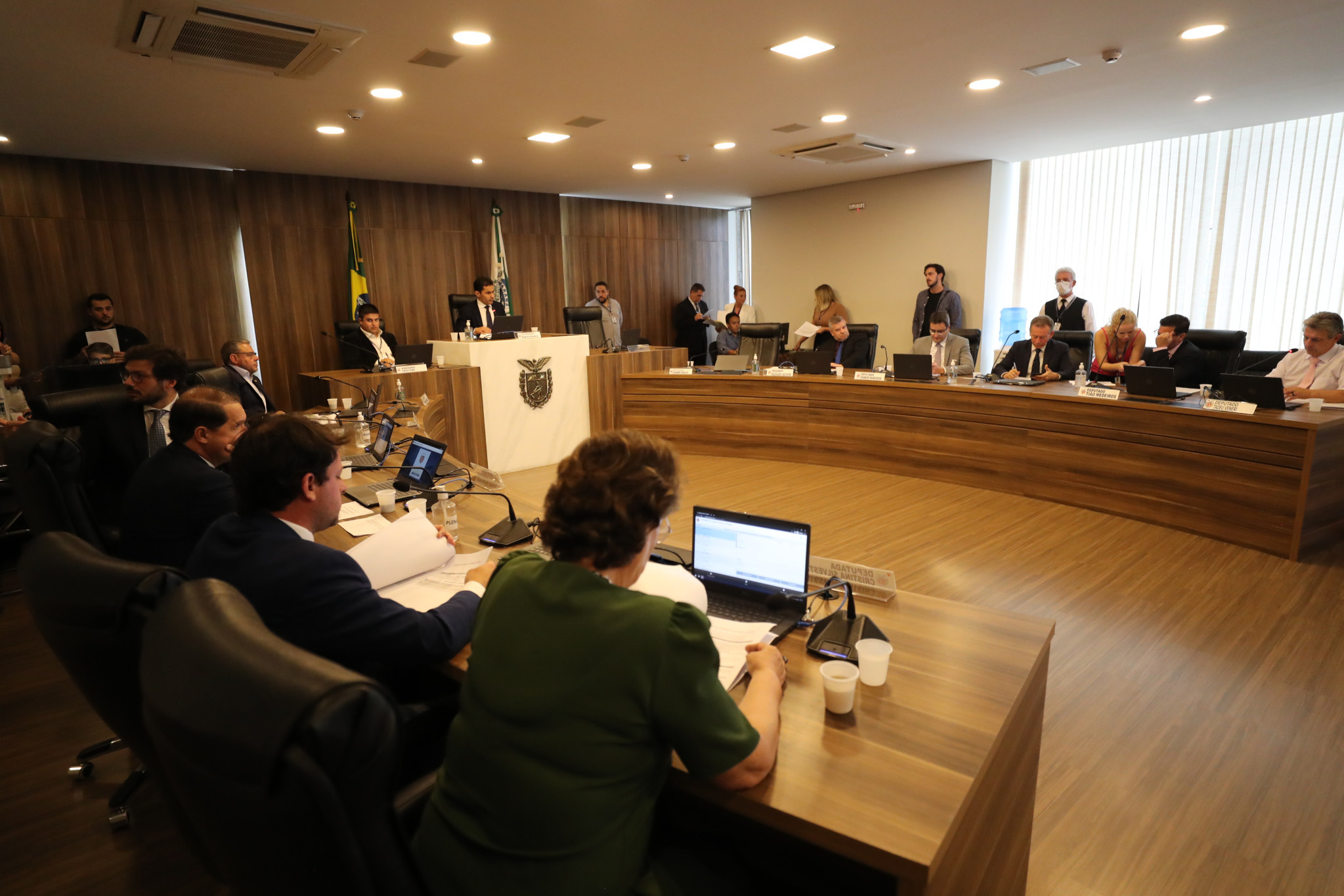Projeto que altera gestão de Hospitais Universitários é aprovado na CCJ
