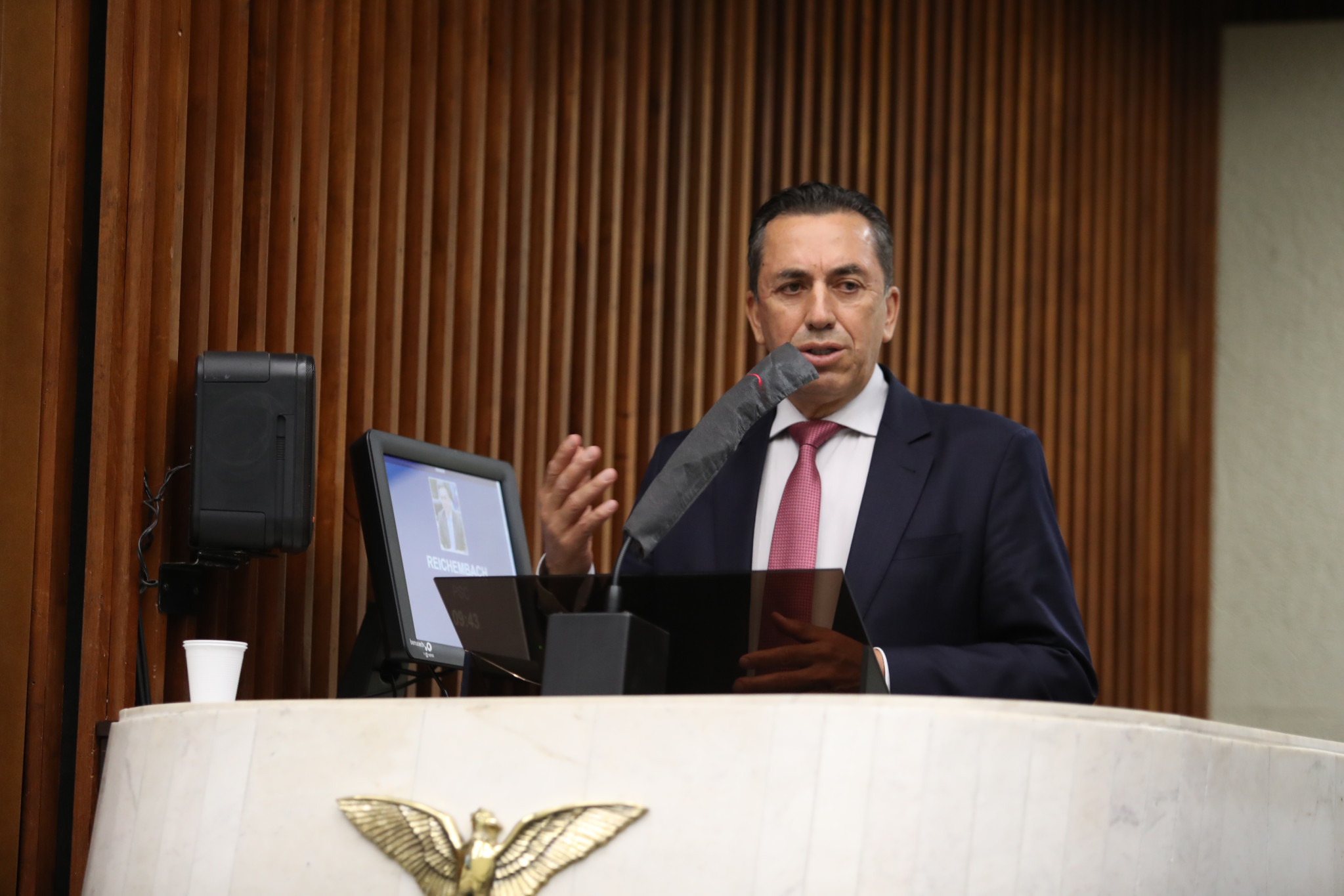 Deputado propõe subsídio para compra de geradores em propriedades rurais do Paraná