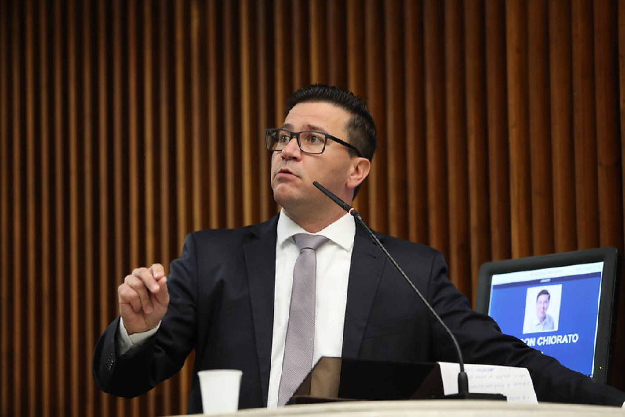 Covid matou mais no Paraná do que no restante do Brasil, diz deputado