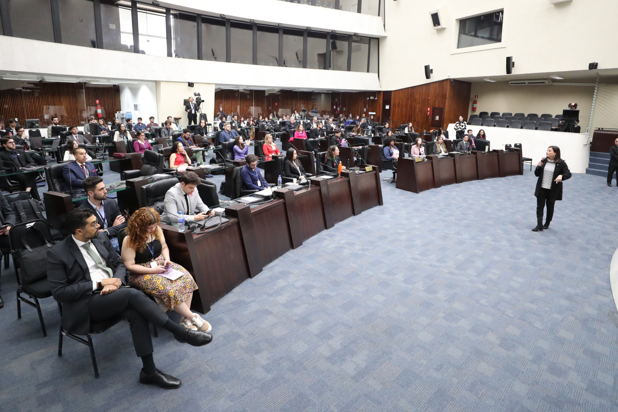 Comissões e palestras sobre economia do Paraná e atuação da Bancada Feminina marcam 5º dia do Parlamento Universitário 2025