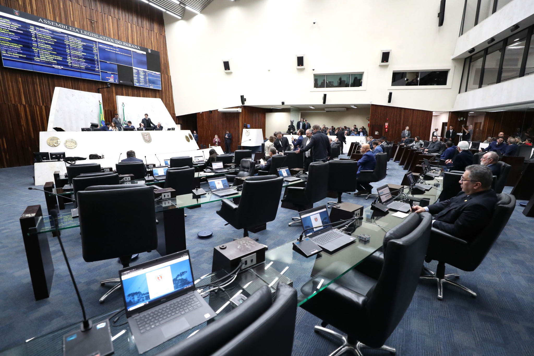 Plenário conclui tramitação do inédito Código de Ética da Assembleia Legislativa do Paraná