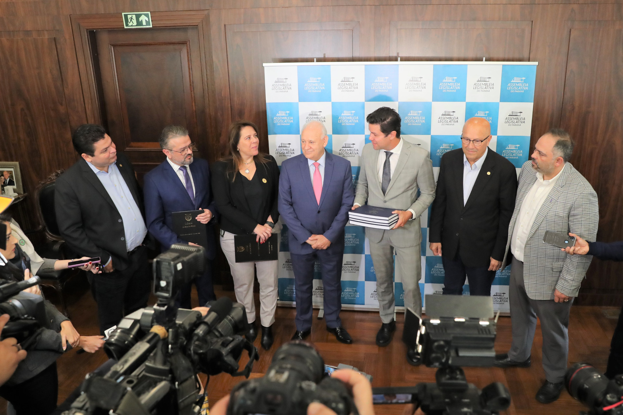 Governo entrega propostas da LOA e do PPA à Assembleia Legislativa