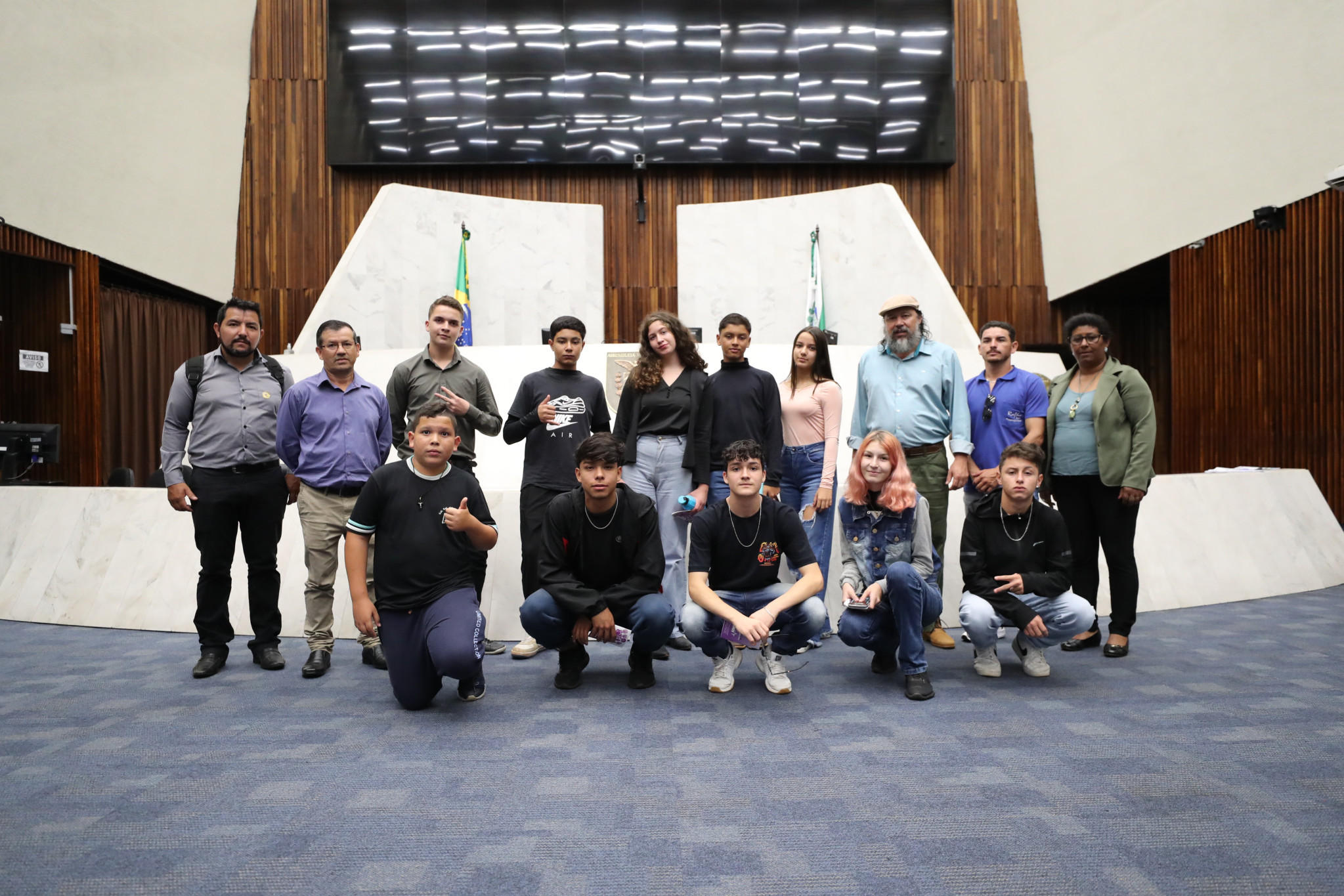 Jovens parlamentares visitam a Assembleia