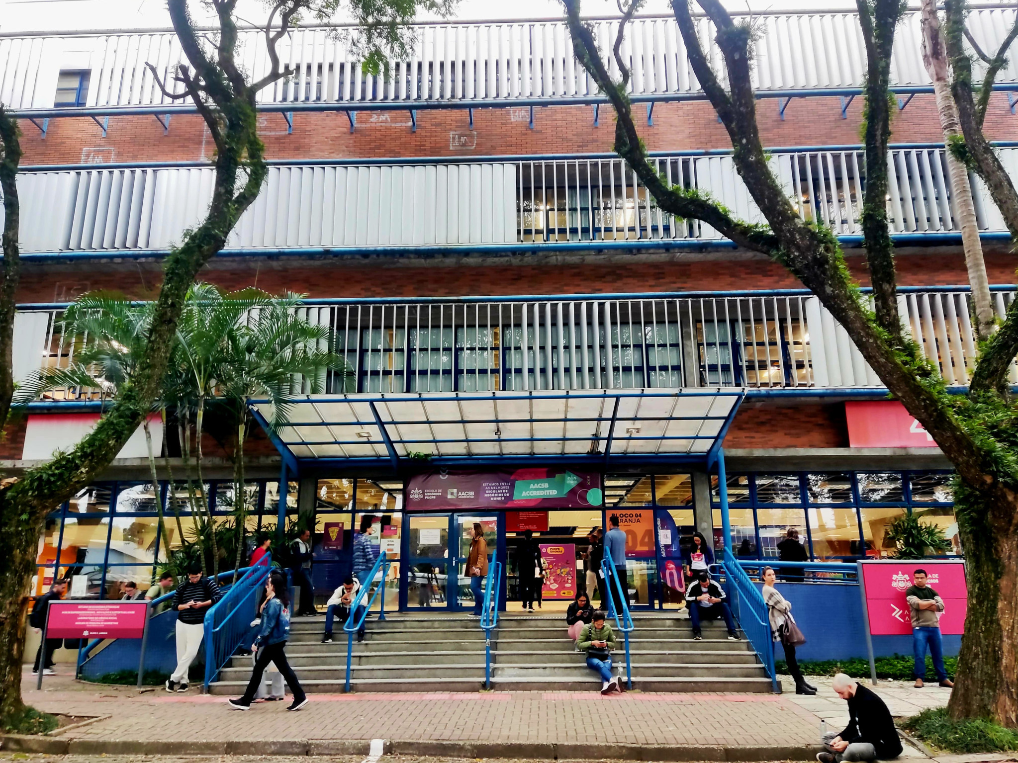 Concurso público para 85 vagas de nível médio e superior na Assembleia aconteceu neste domingo (7)