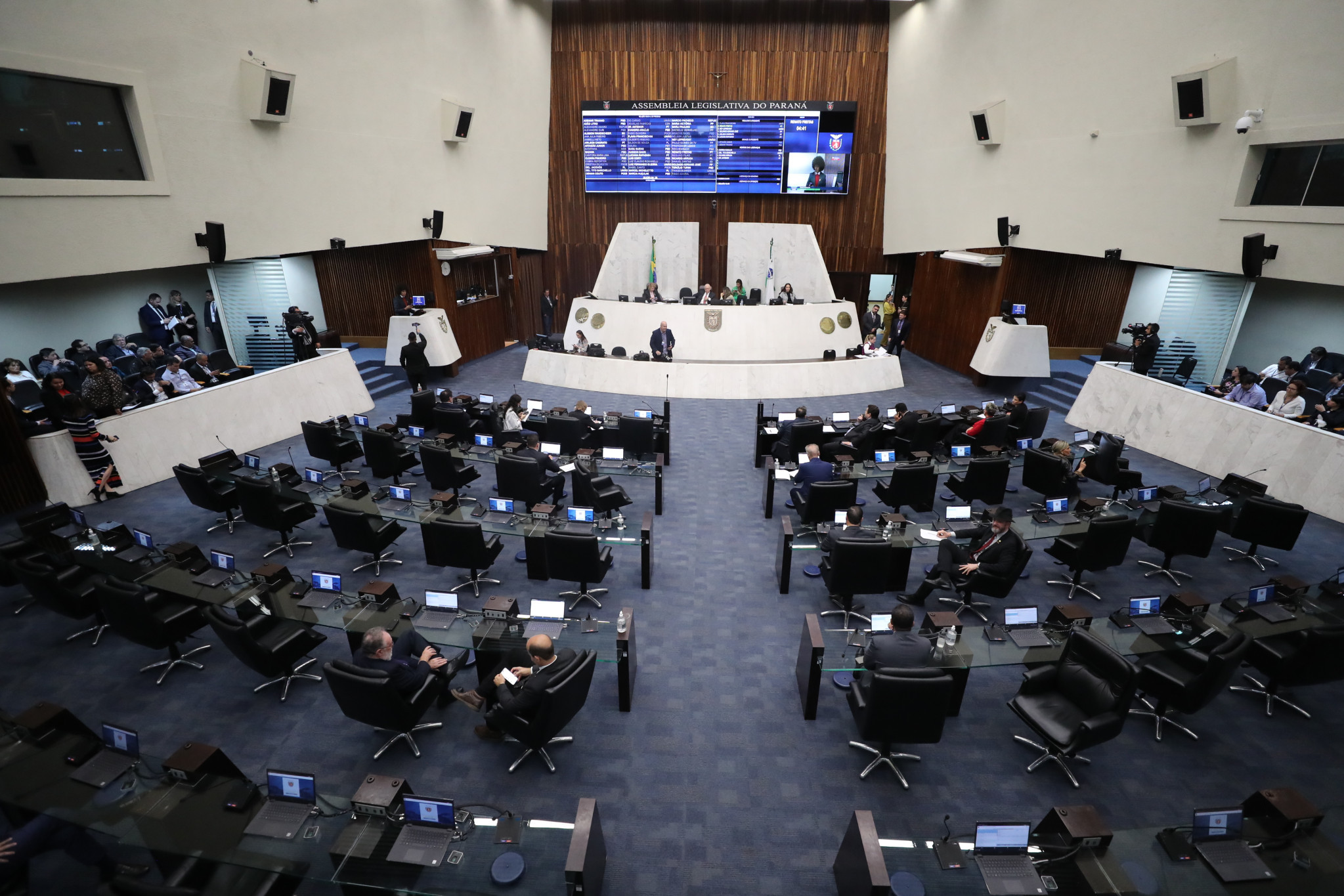 Assembleia aprova apadrinhamento de espaços públicos