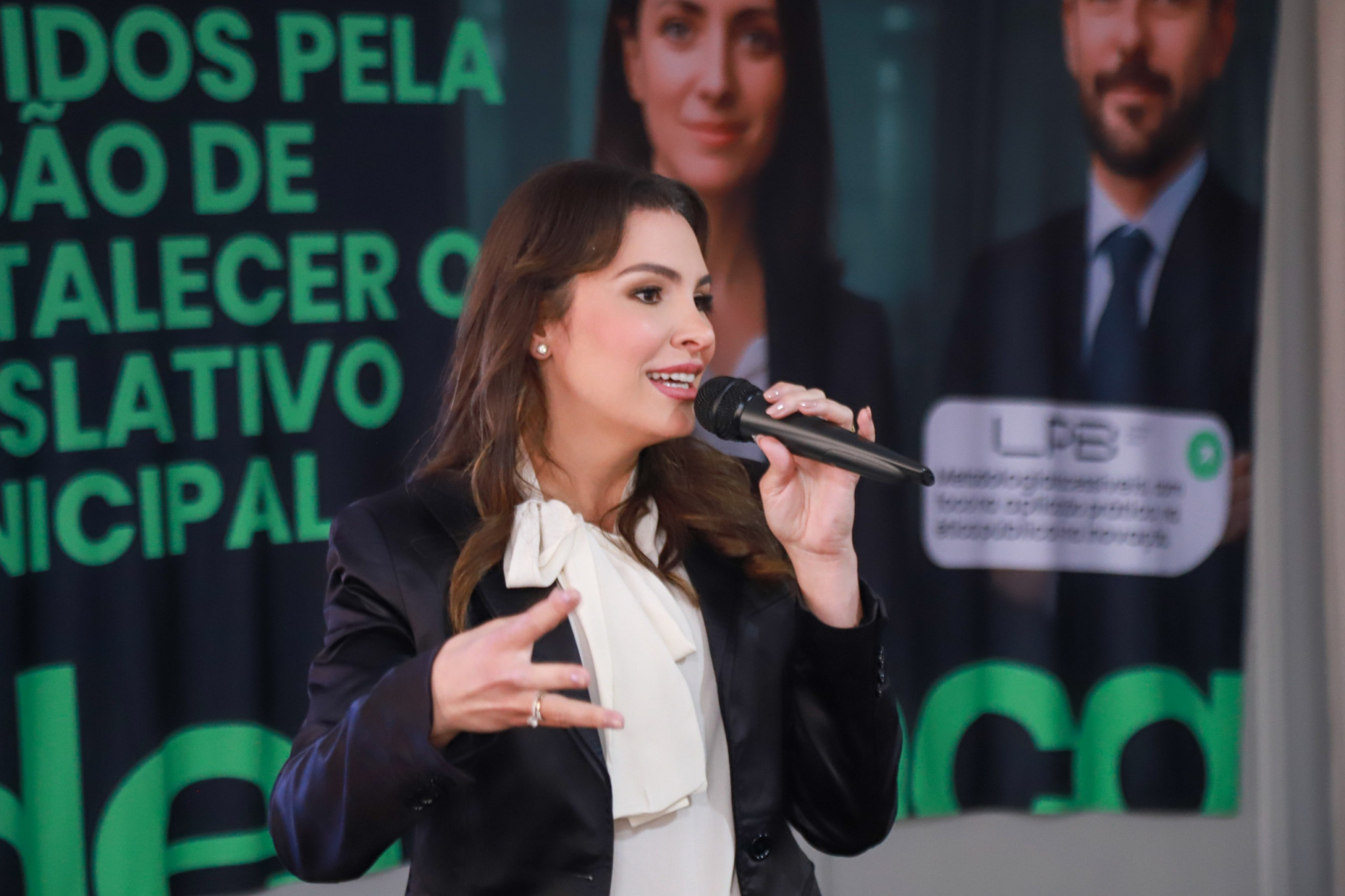 Deputada Maria Victoria (PP) fala sobre a importância de prioridades nos mandatos em encontro de vereadoras