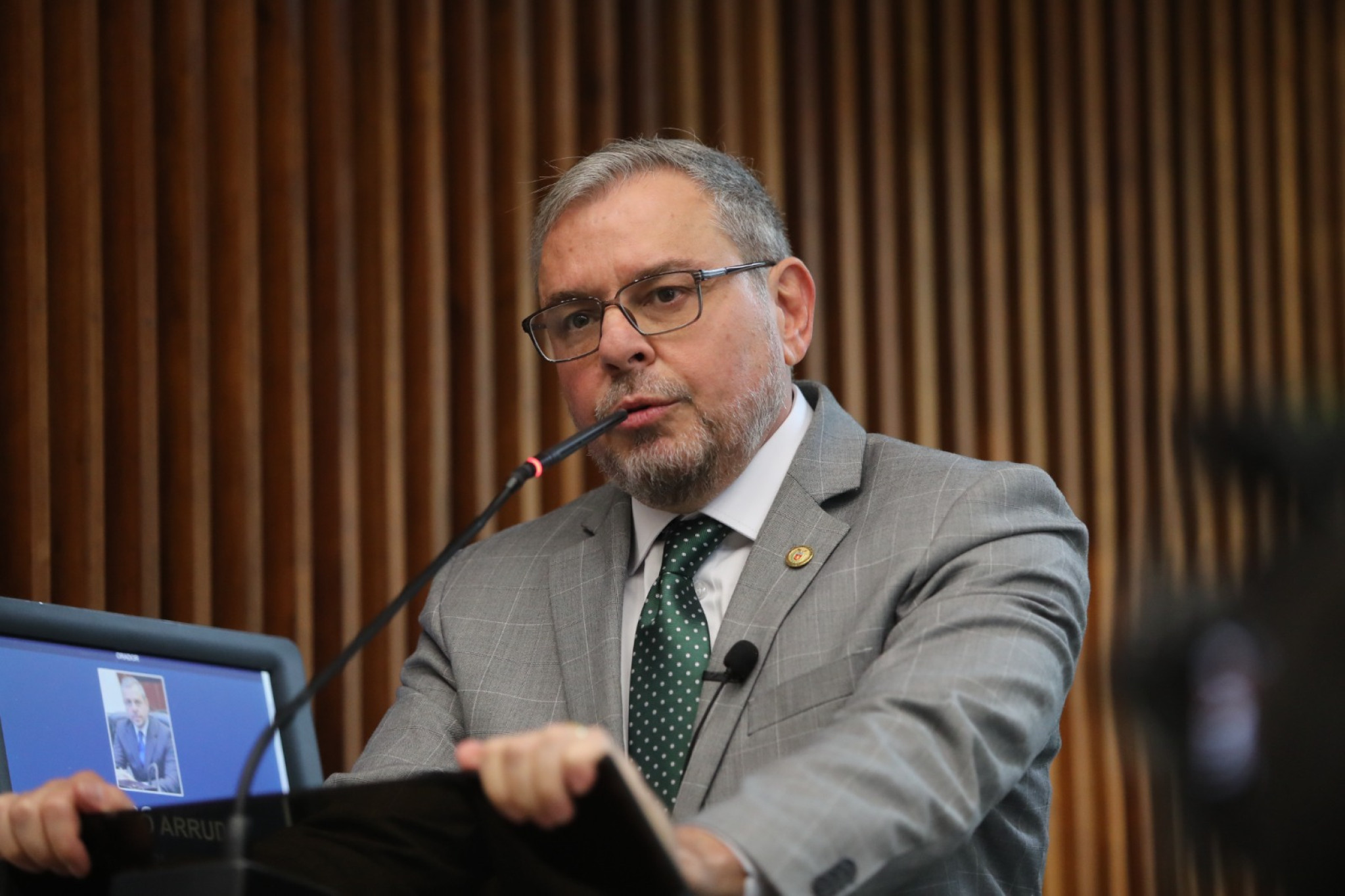 Deputado Ricardo Arruda (PL) protocola projeto que proíbe participação de crianças e adolescentes nas paradas de orgulho LGBTQIA+ no Paraná