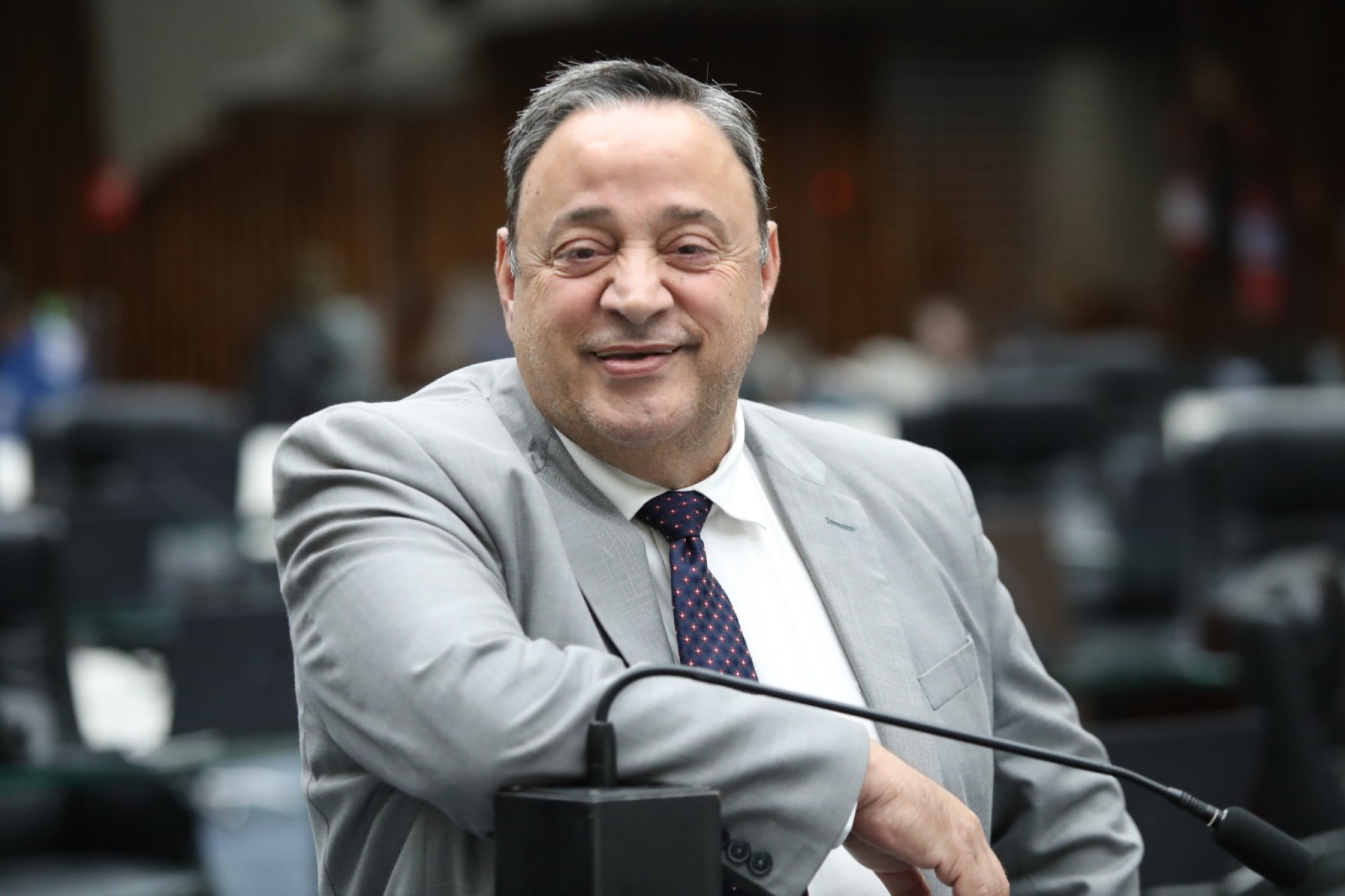 Líder do Governo comemora aprovação unânime do projeto que reduz IPVA no Paraná em 45%