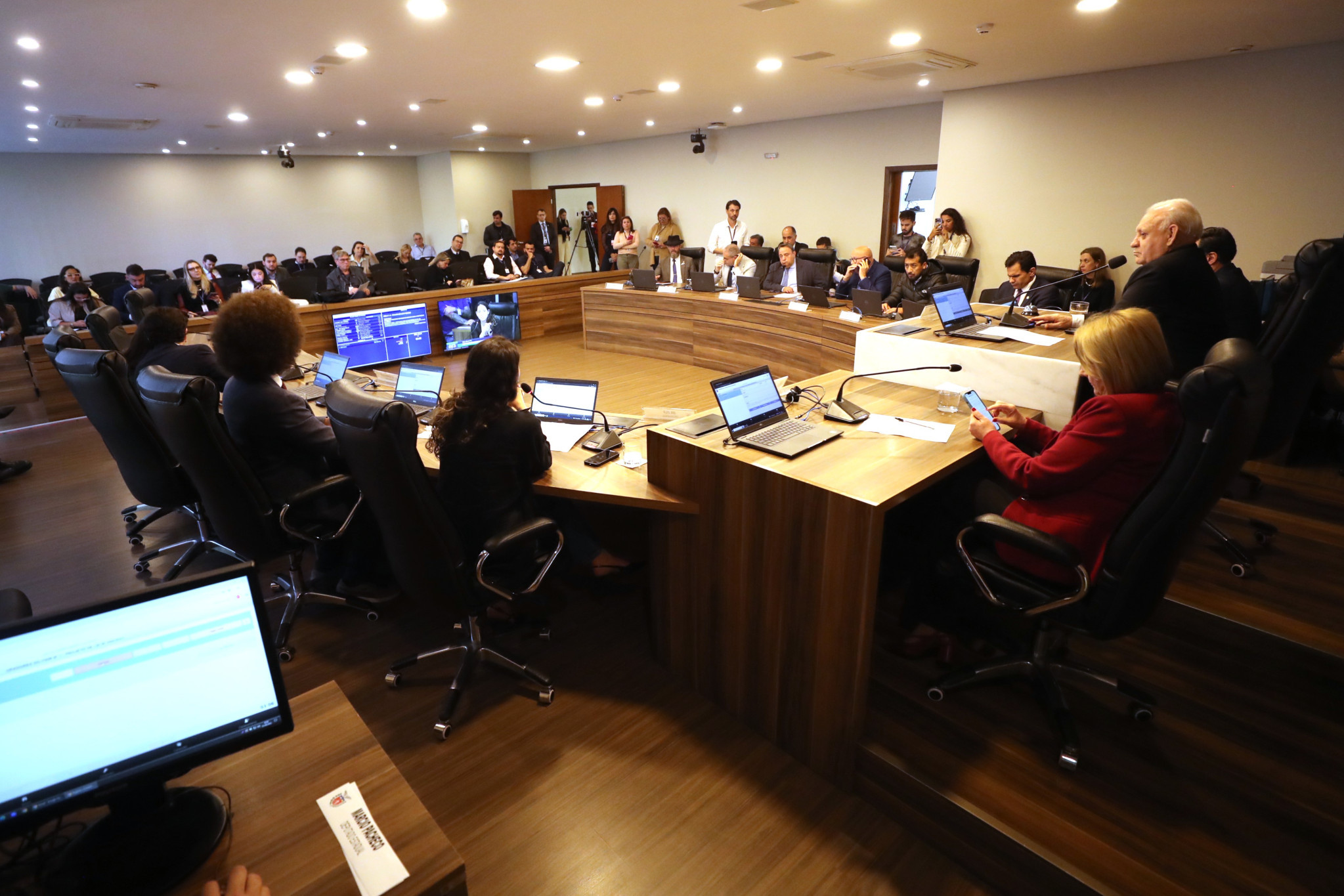 Assembleia Legislativa do Paraná inicia trâmite do projeto de lei que reduz em 45% a alíquota do IPVA no Paraná