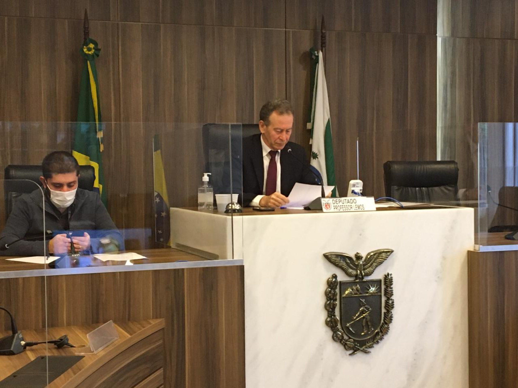 Deputados  se posicionam contra PEC federal da reforma administrativa