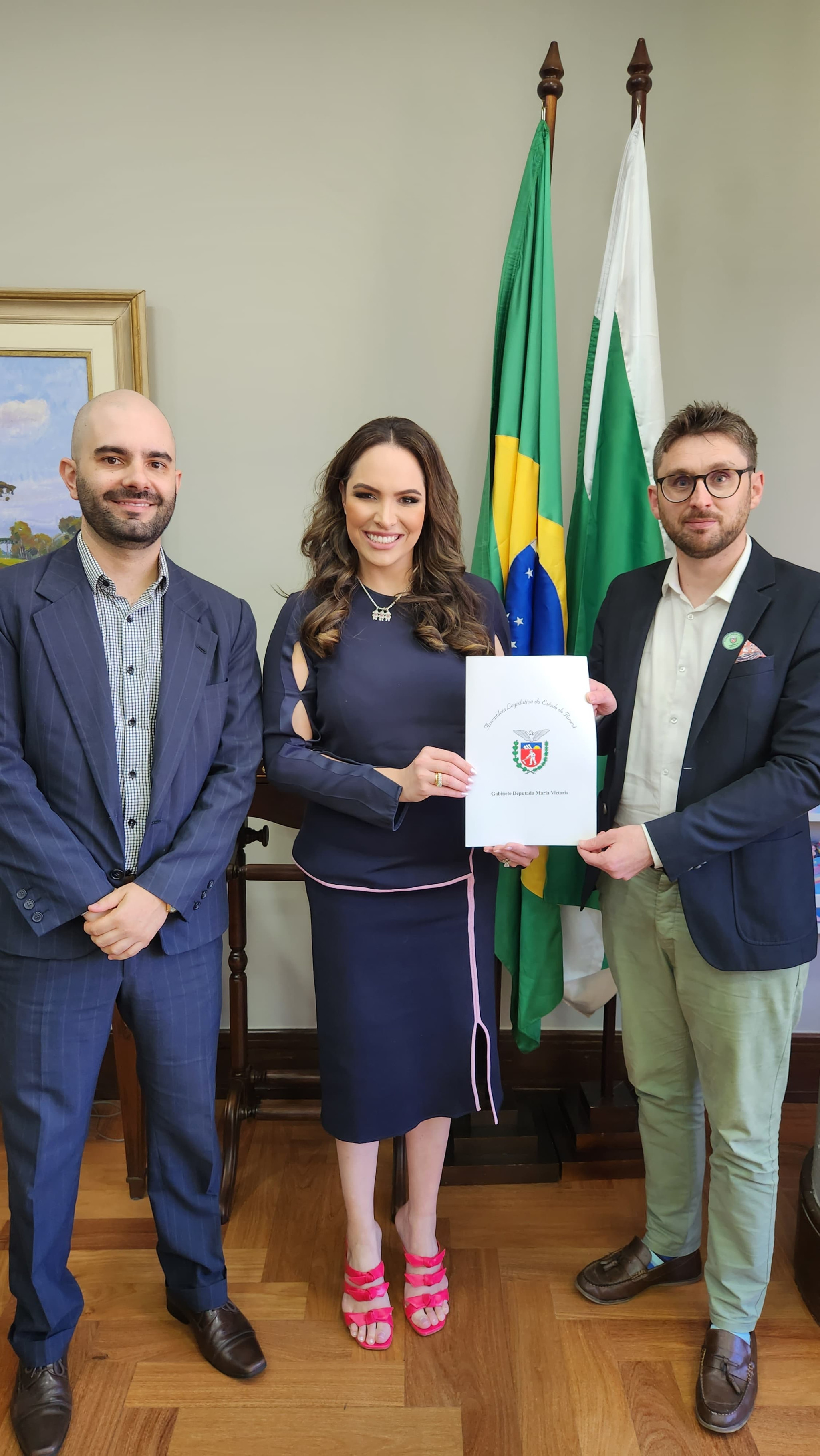 Deputada Maria Victoria (PP) recebe cônsul do Reino Unido e debate ações para ampliar o inglês na rede pública