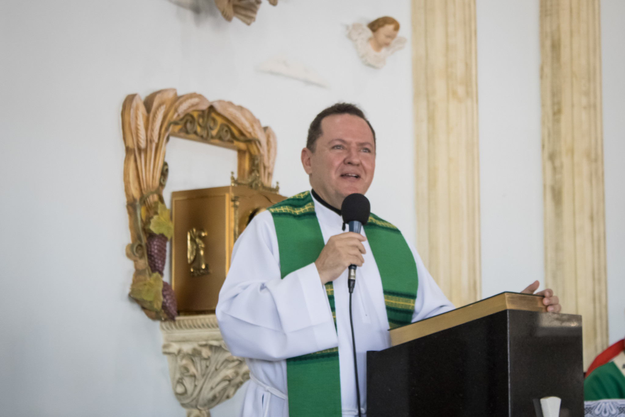 Deputado Cobra Repórter (PSD) quer homenagear padre Rafael Solano que assumiu paróquia em Londrina