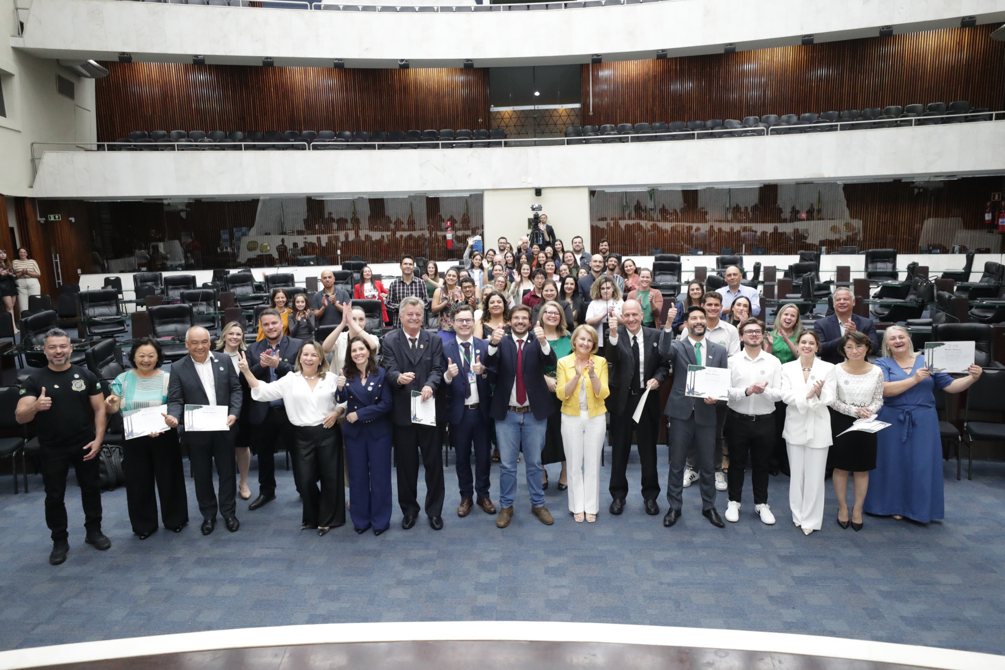 Assembleia Legislativa do Paraná celebra Dia do Biomédico
