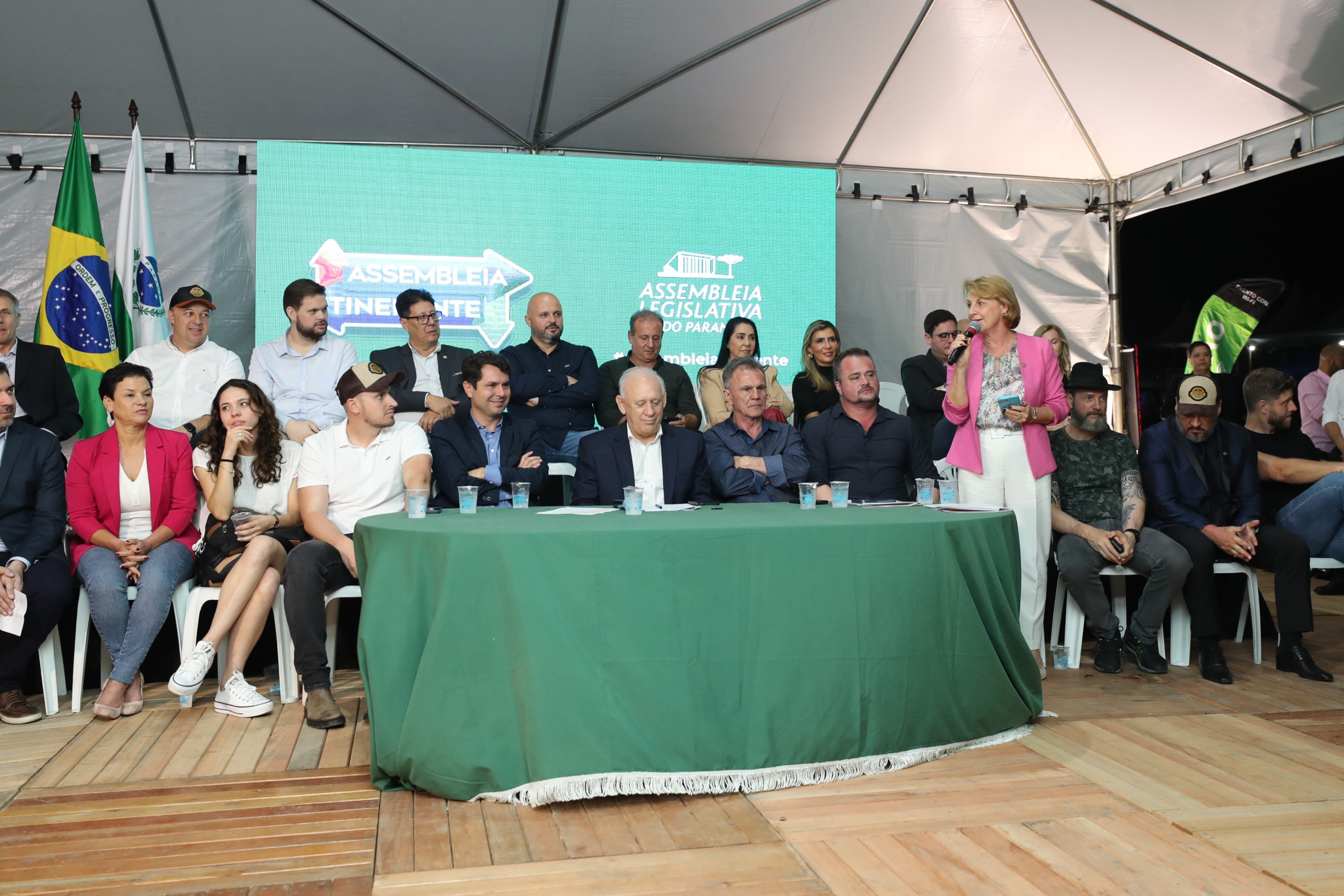 Assembleia Itinerante: deputada Márcia Huçulak (PSD) destaca forte desenvolvimento de Fazenda Rio Grande e presta homenagens