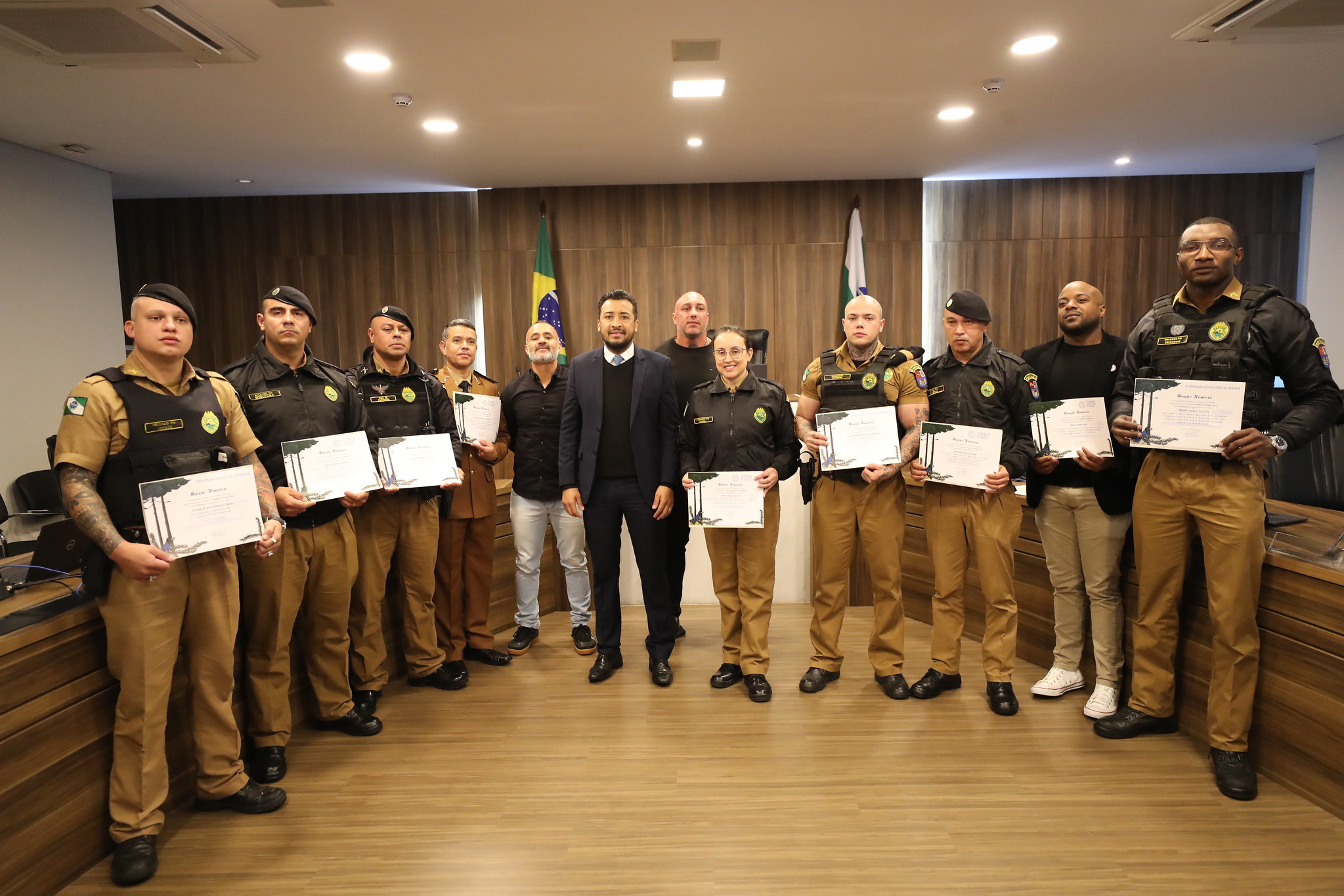 Em comemoração ao aniversário da PM, Assembleia homenageia integrantes da corporação