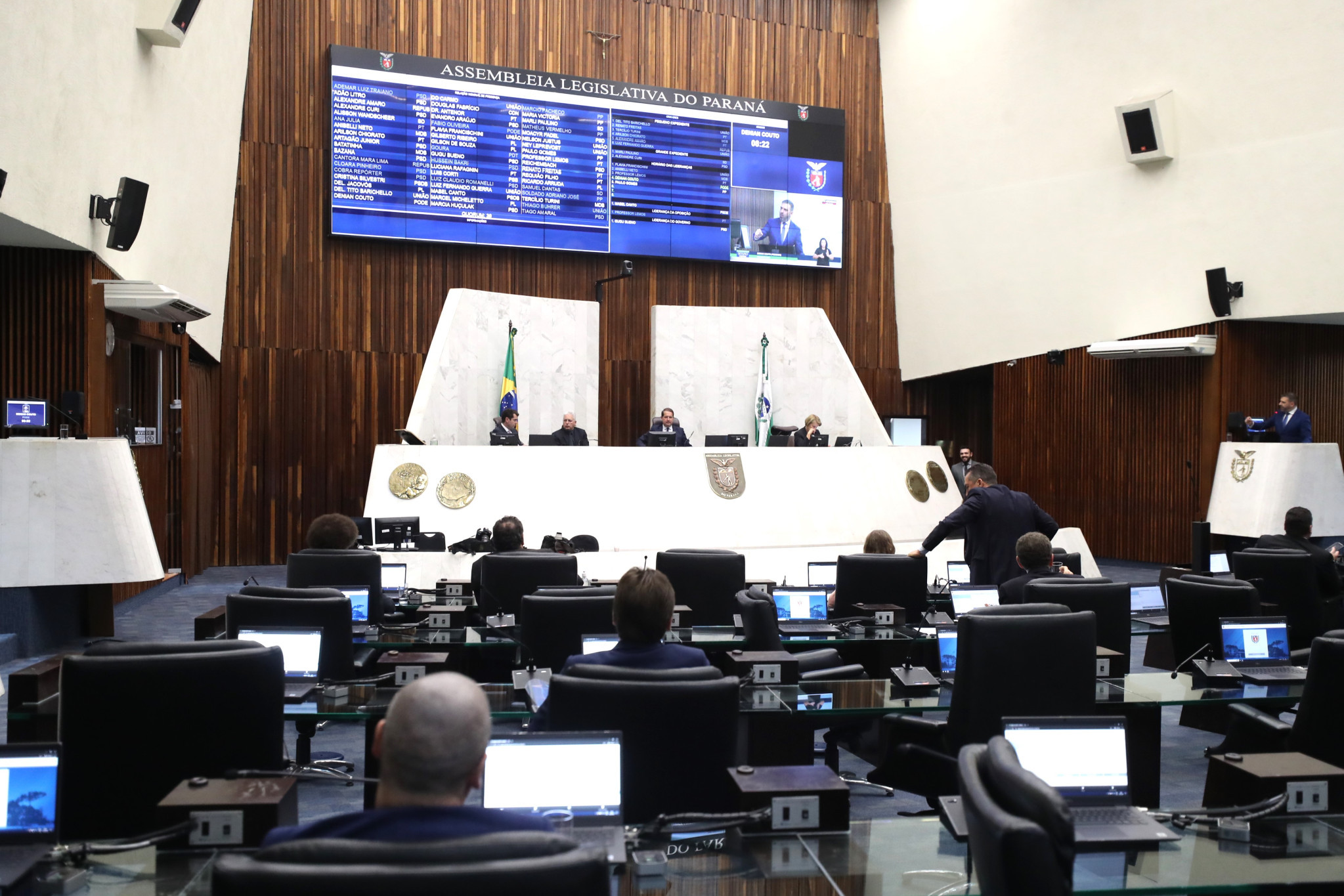 Política de cuidado e atenção aos recém-nascidos e bebês avança na Assembleia