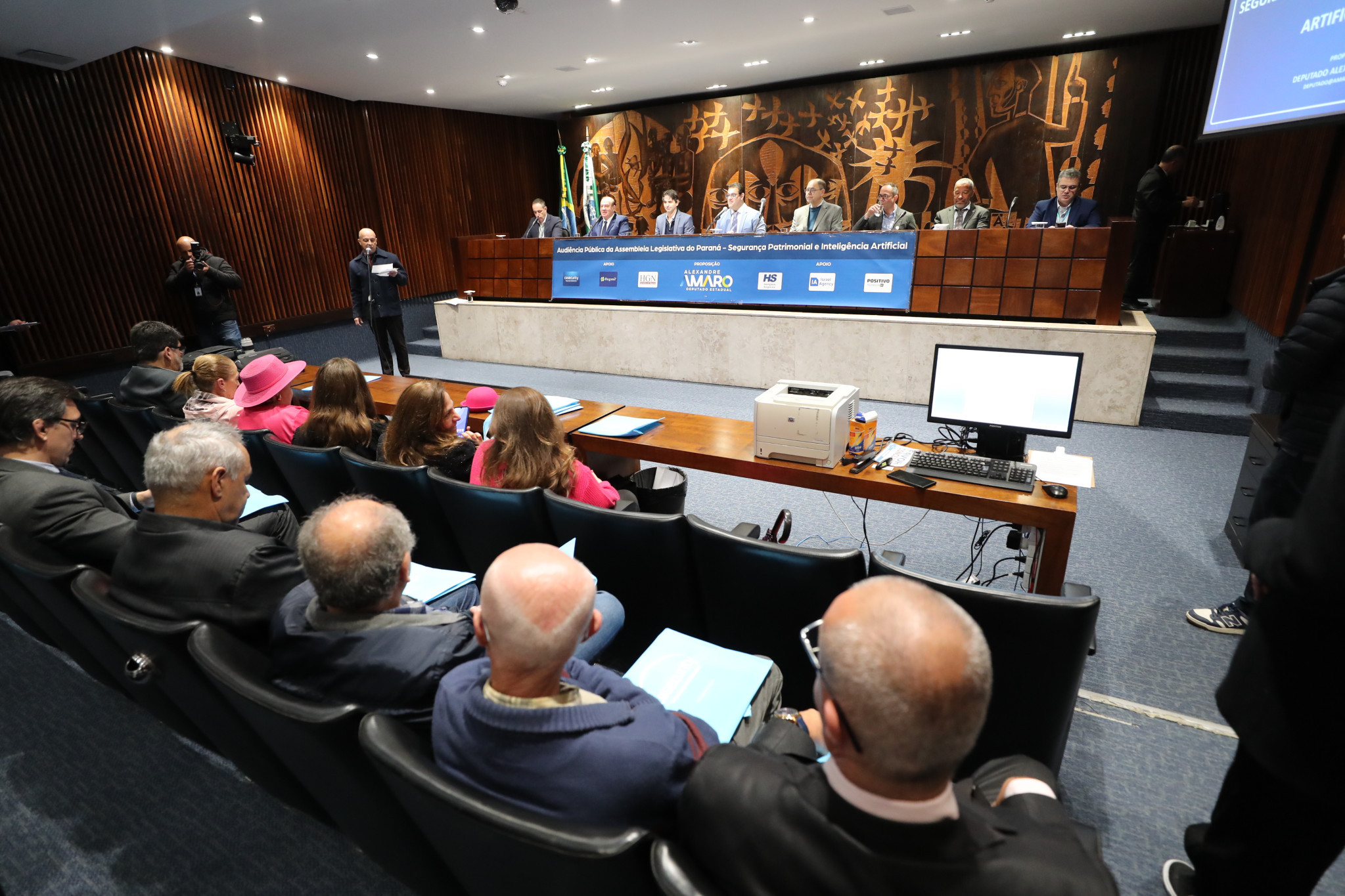 Audiência reúne especialistas para fomentar o uso de Inteligência Artificial no combate a crimes no Paraná