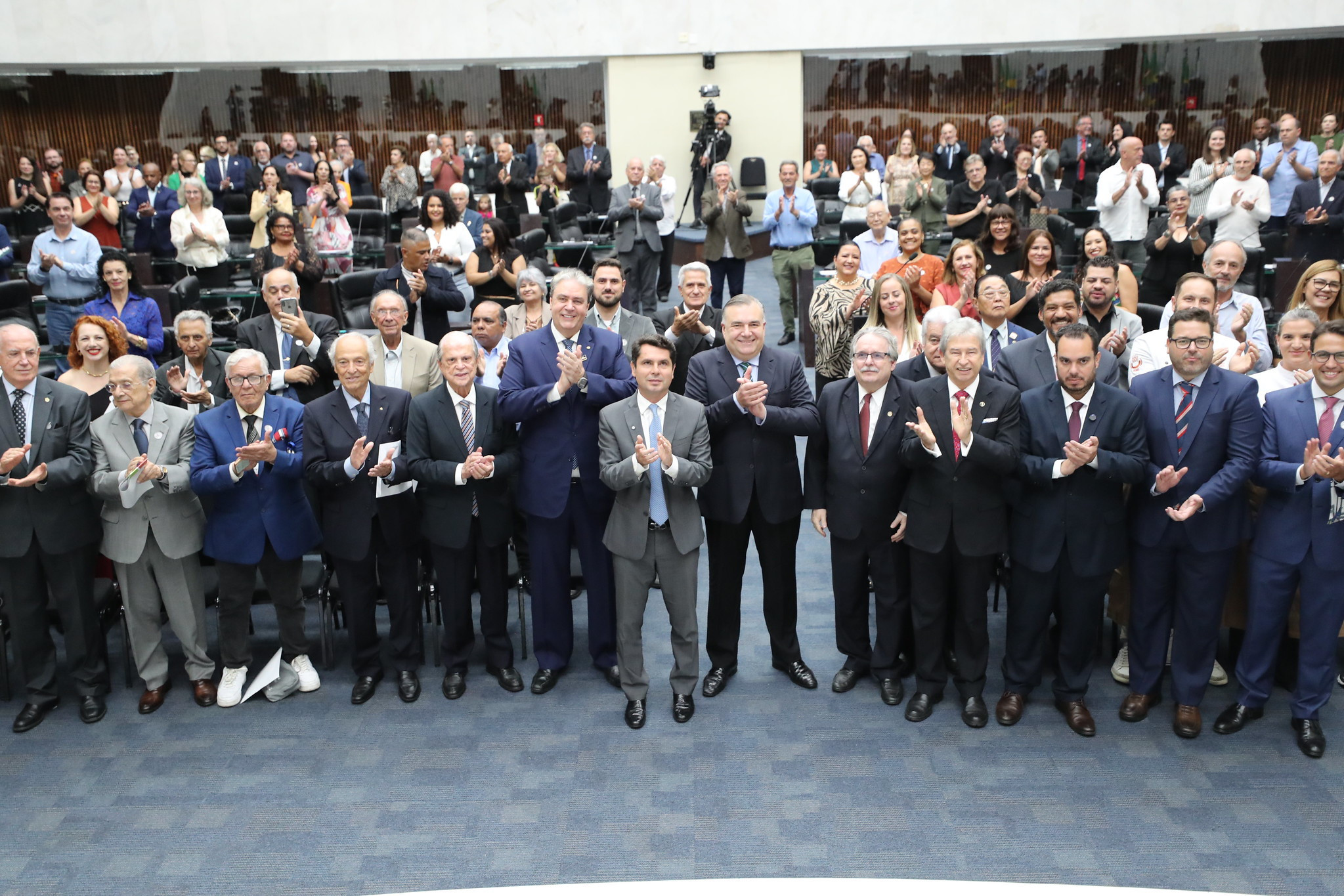 Sessão Solene na Assembleia Legislativa comemora os 332 anos de Curitiba