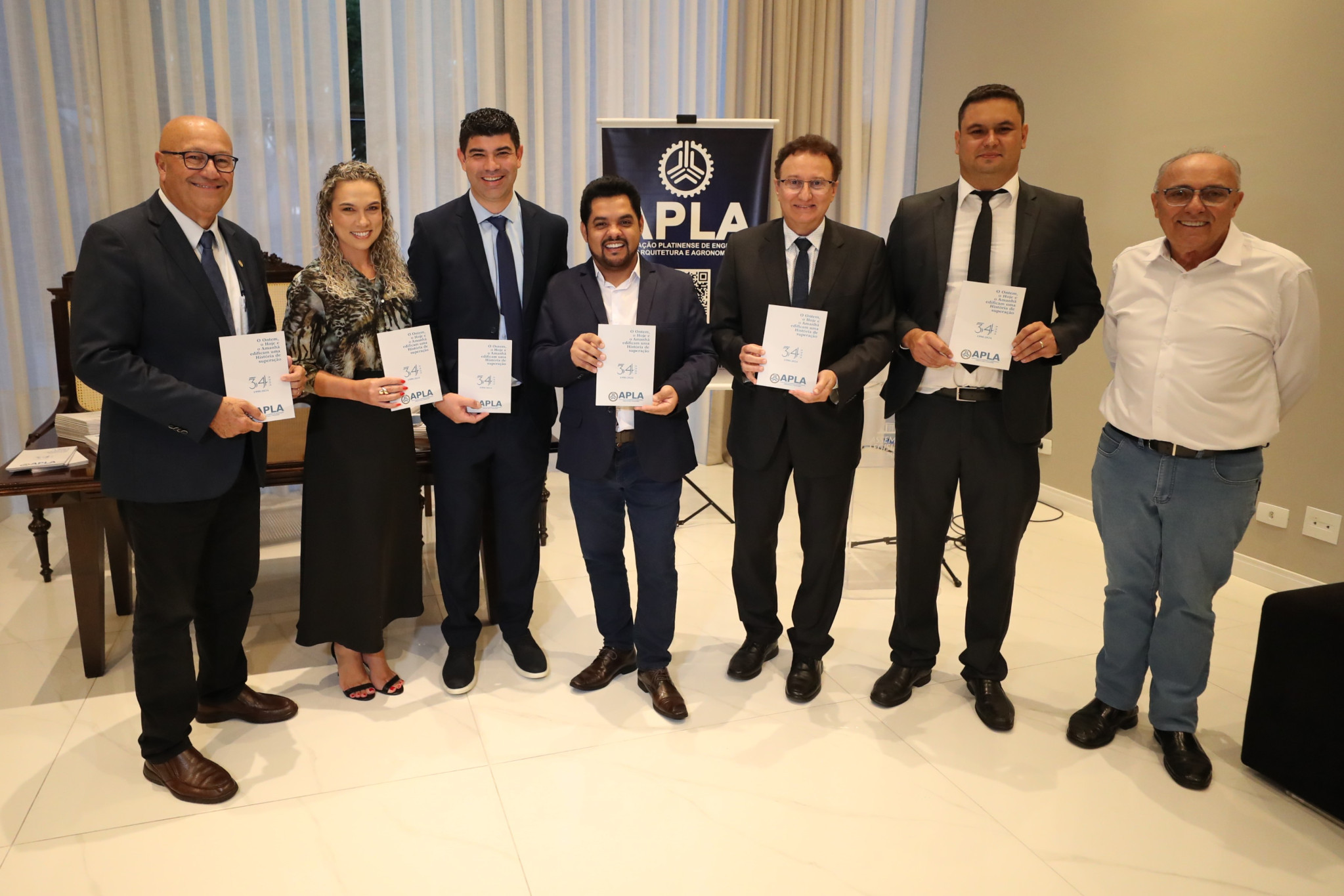 Assembleia Legislativa recebe o lançamento do livro “O Ontem, o Hoje e o Amanhã edificam uma História de Superação"