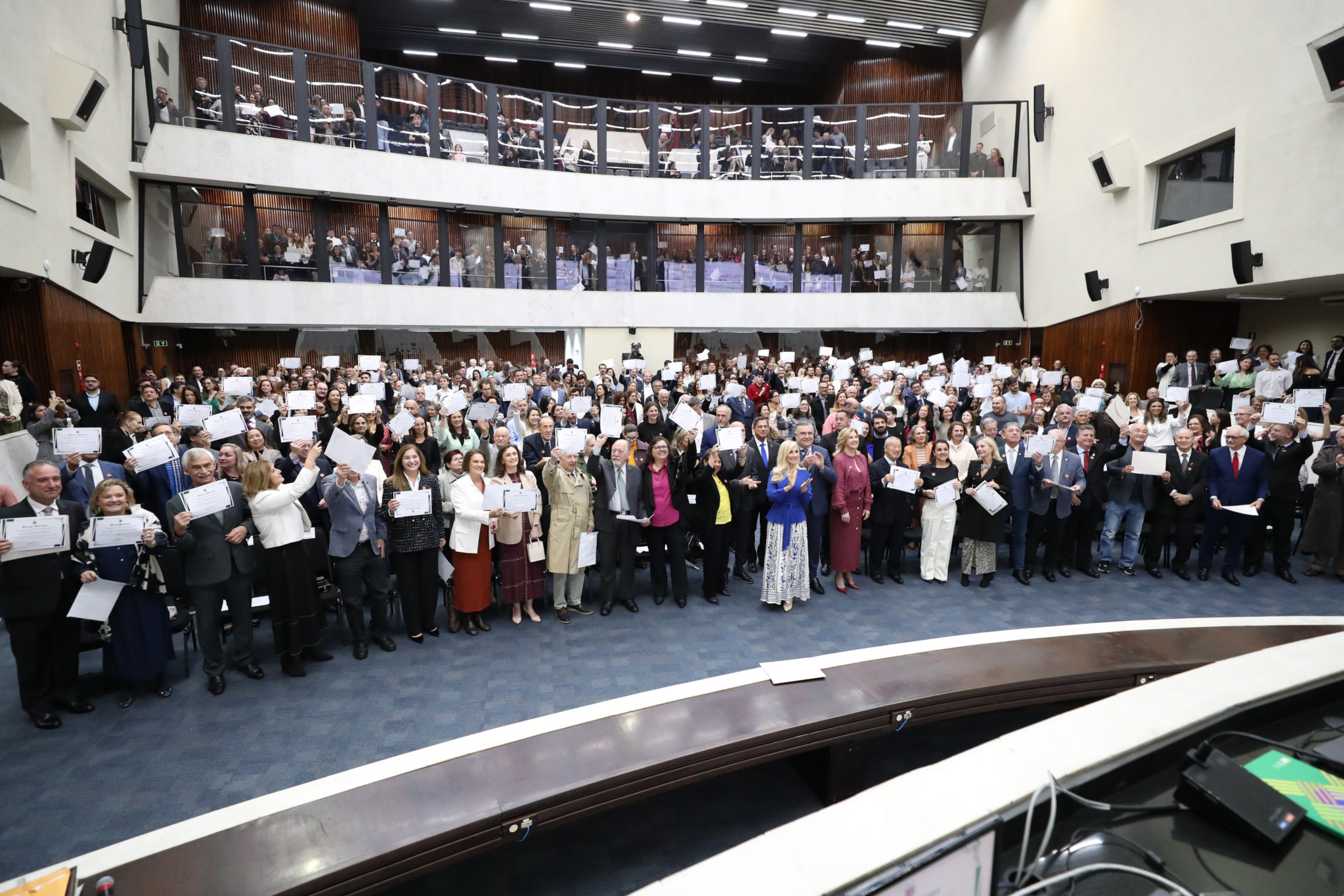 Assembleia Legislativa celebra o Dia do Cirurgião-Dentista com homenagens aos profissionais que cuidam da saúde bucal dos paranaenses