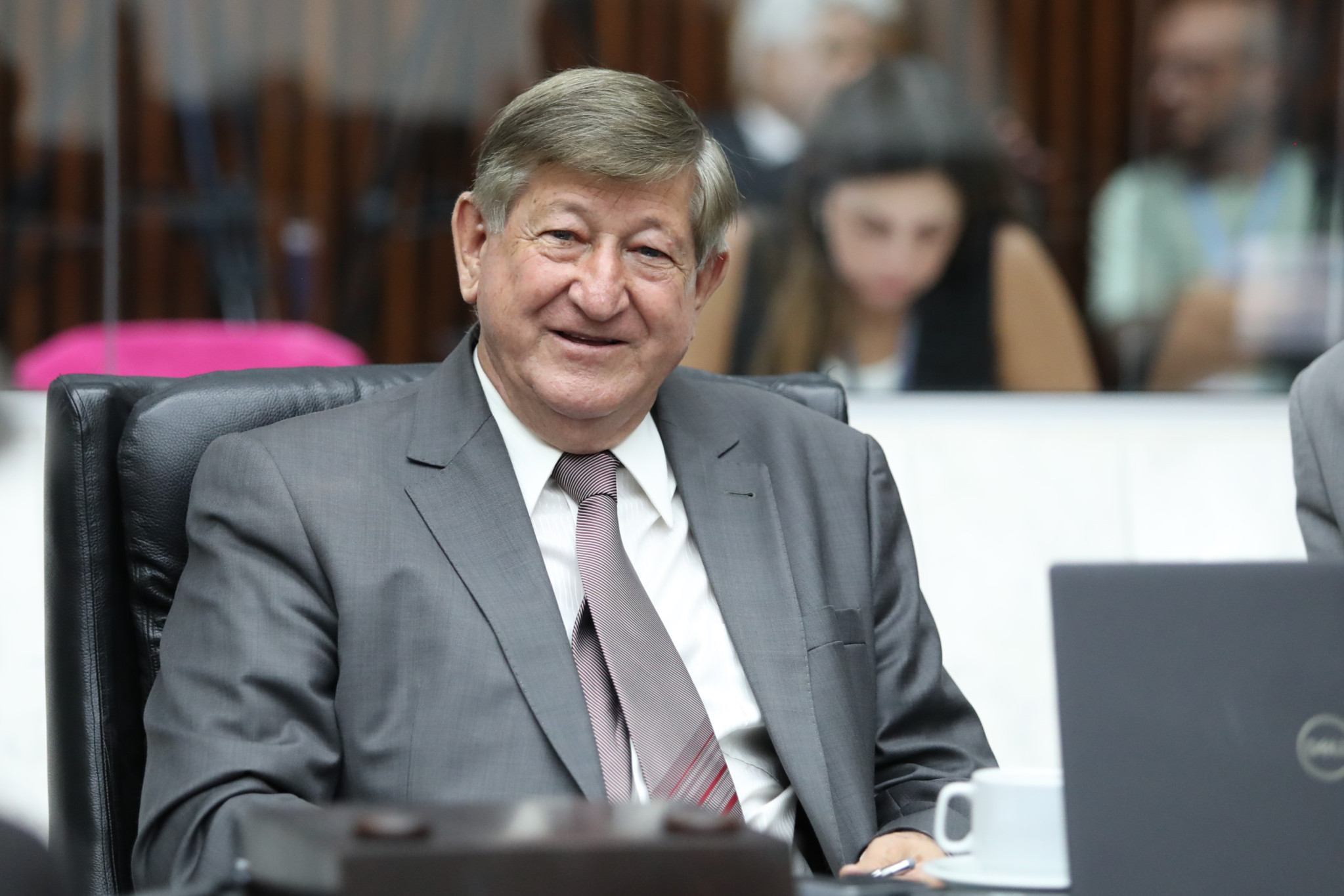 Assembleia Legislativa homenageia Renato Adur, idealizador do Paraná Mais Cidades