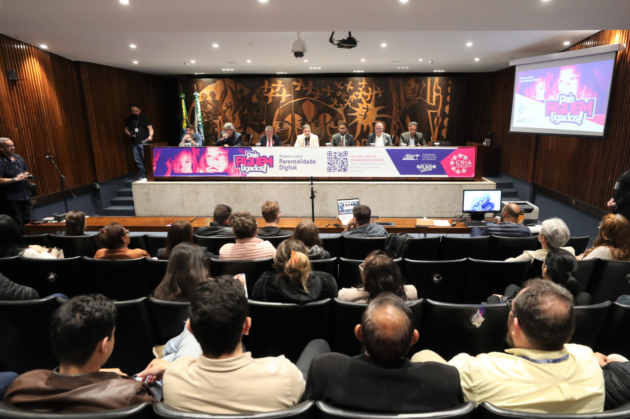 Conteúdo digital inspira cuidados com crianças e adolescentes