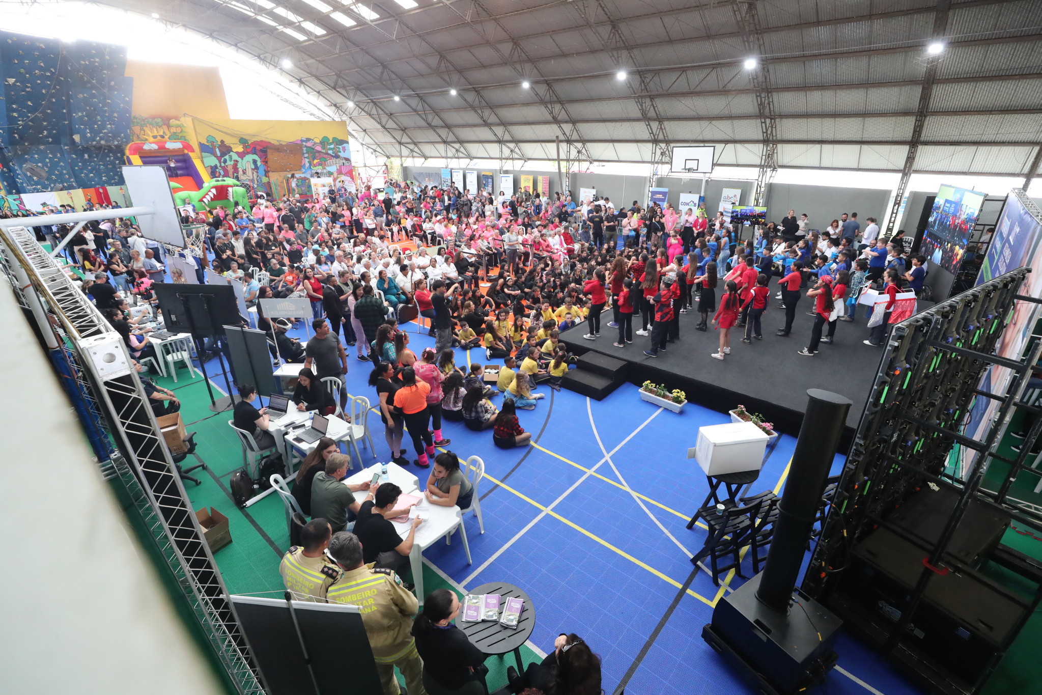 5ª edição do Assembleia nos Bairros leva 2,7 mil atendimentos e serviços gratuitos à população da Regional Bairro Novo