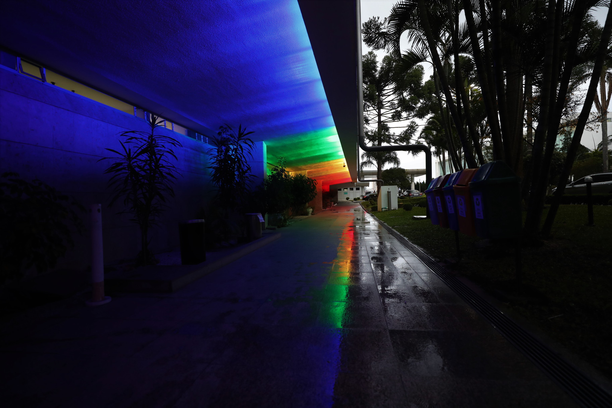 Assembleia Legislativa nas cores do arco-íris no Dia do Orgulho LGBTQIA+