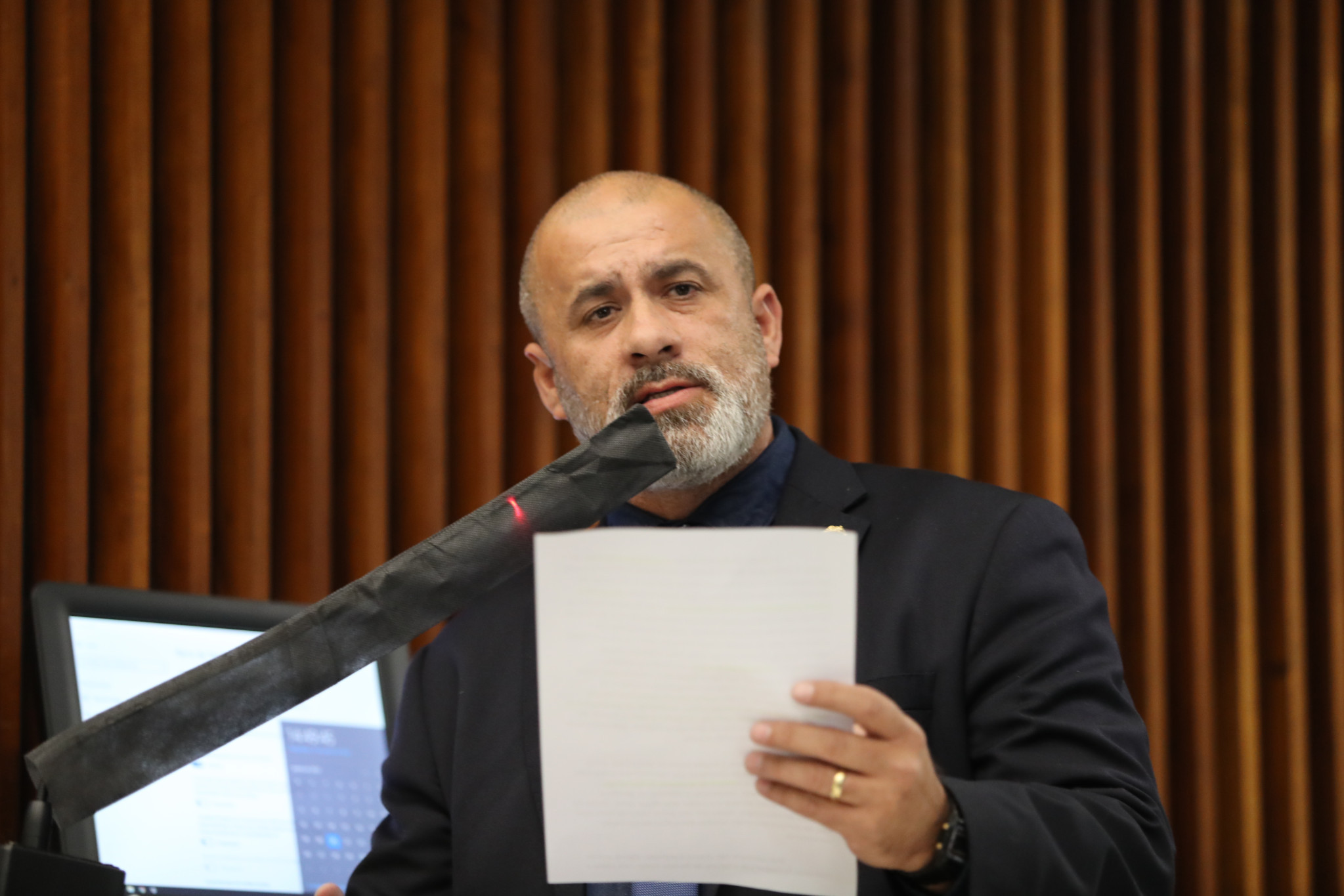 Deputado Soldado Fruet quer saber por que governador Ratinho Junior mantém Feder secretário da Educação