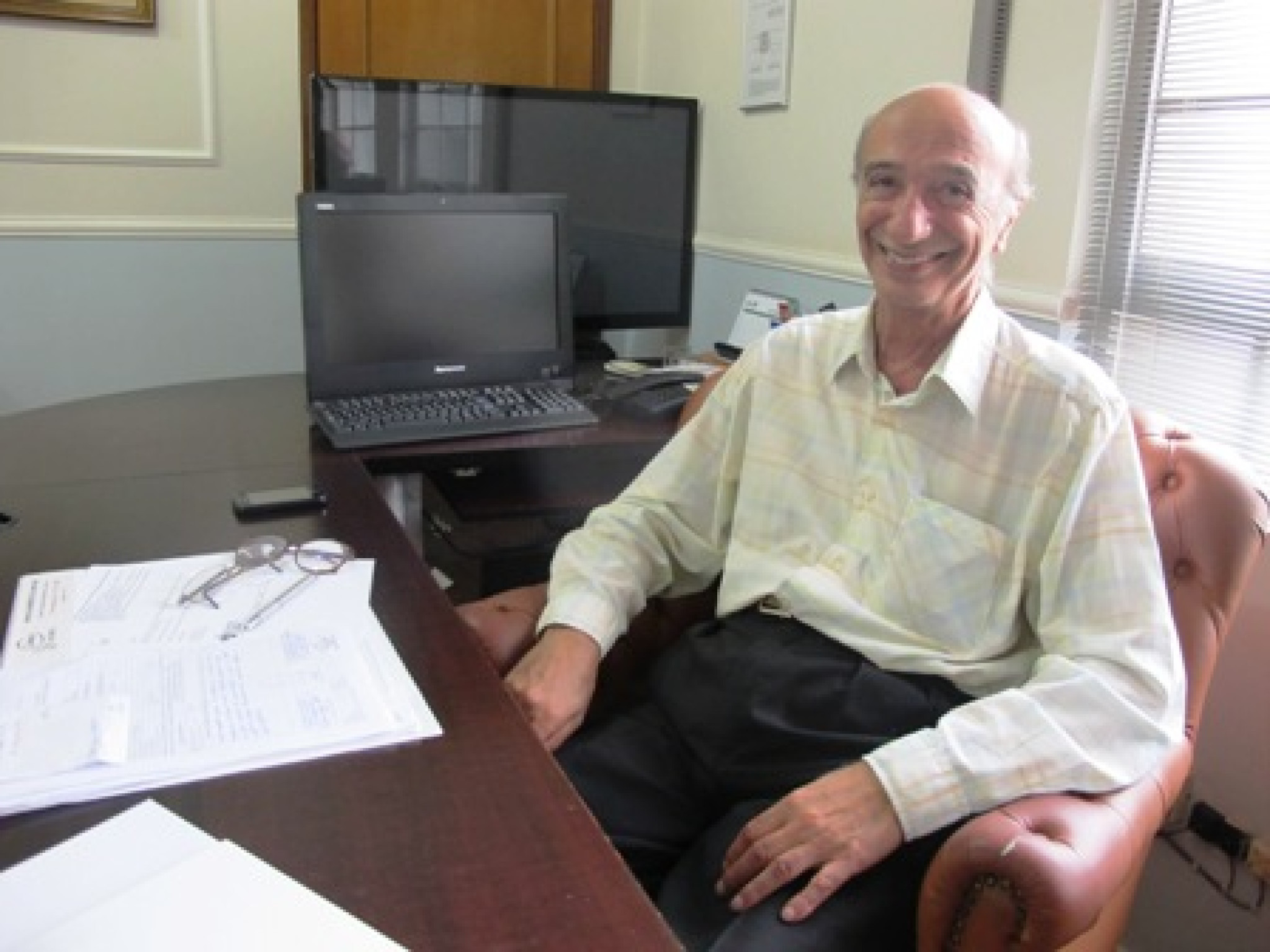 Deputado Cobra Repórter (PSD) apresenta voto de pesar pelo falecimento de Nelson Dequech, liderança histórica do Hospital do Câncer de Londrina