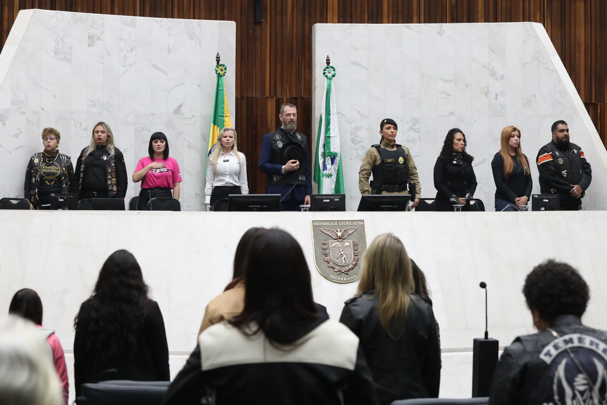 Sessão Solene da Assembleia Legislativa homenageia as mulheres motociclistas do Paraná
