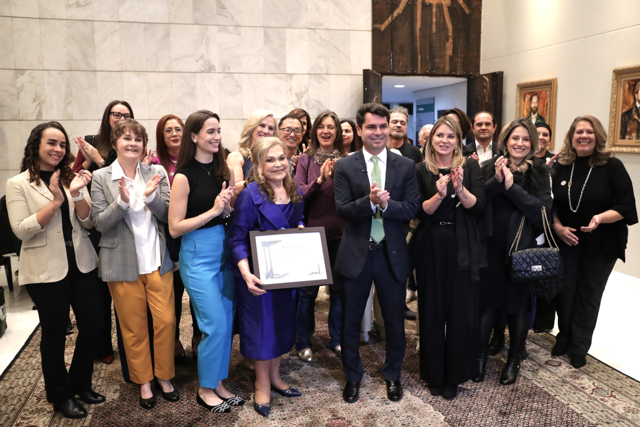 Assembleia Legislativa entrega Menção Honrosa à professora Maria Lúcia Prado Sabatella