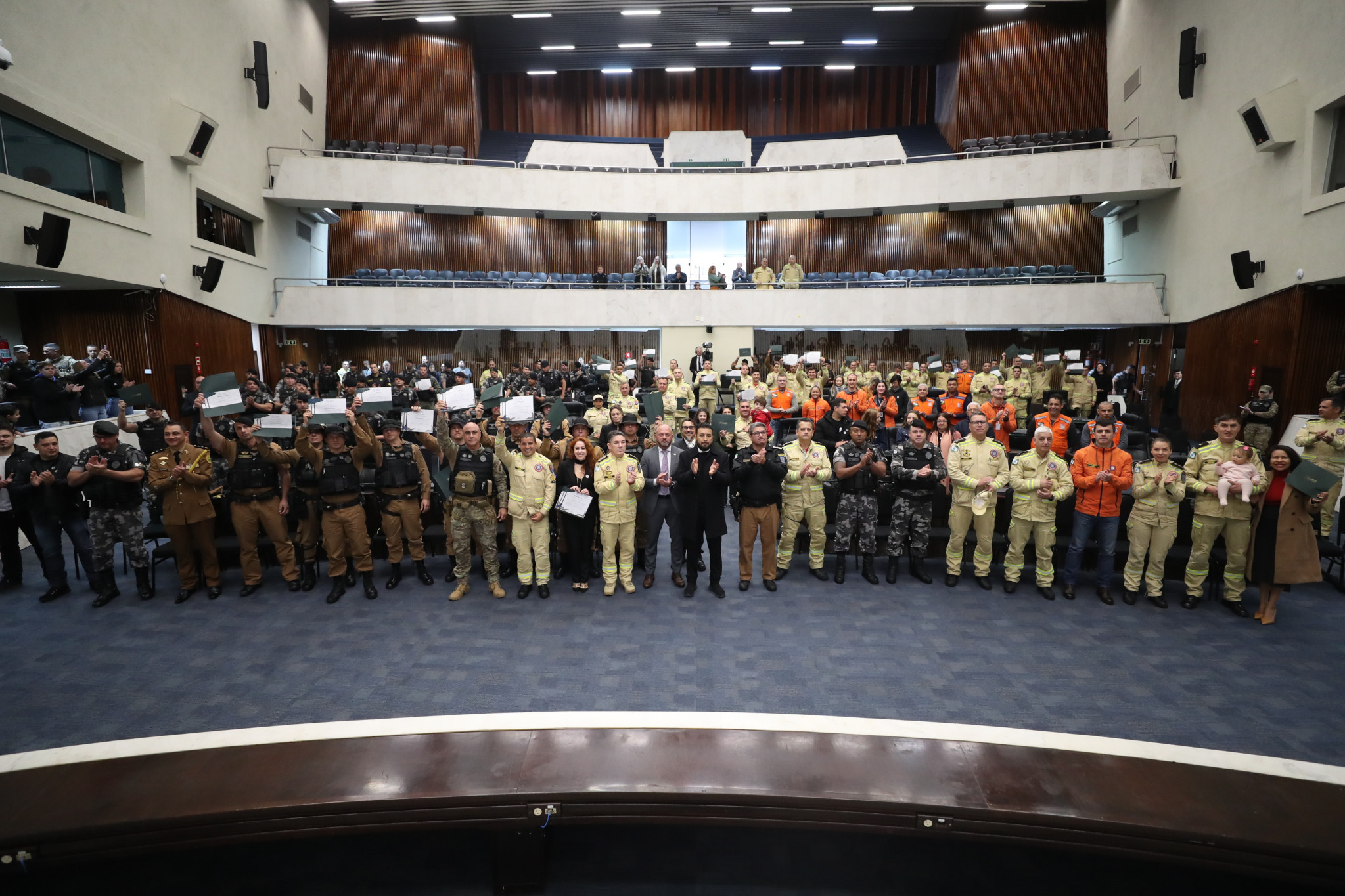 Assembleia Legislativa homenageia as Forças de Segurança do Paraná que participaram da Missão de Ajuda Humanitária ao RS