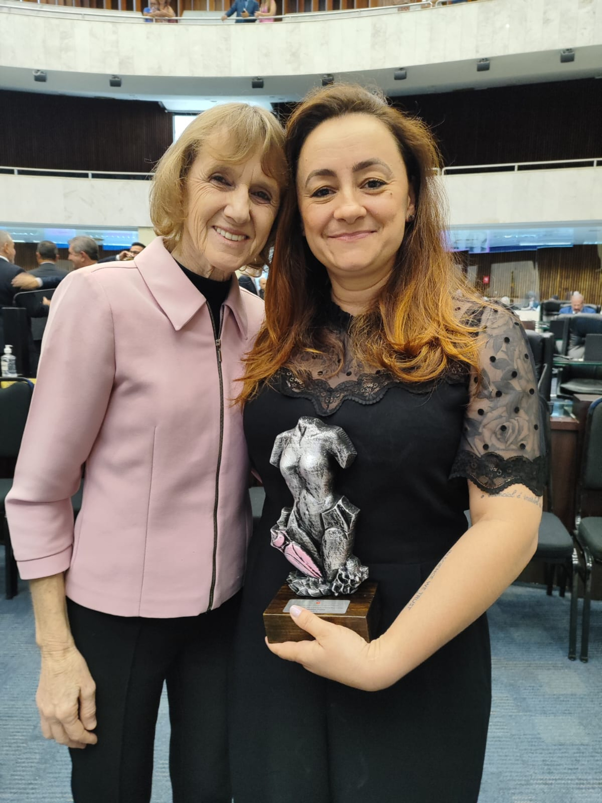 Deputada Luciana Rafagnin (PT) indica pesquisadora da Unioeste para receber homenagem da Assembleia