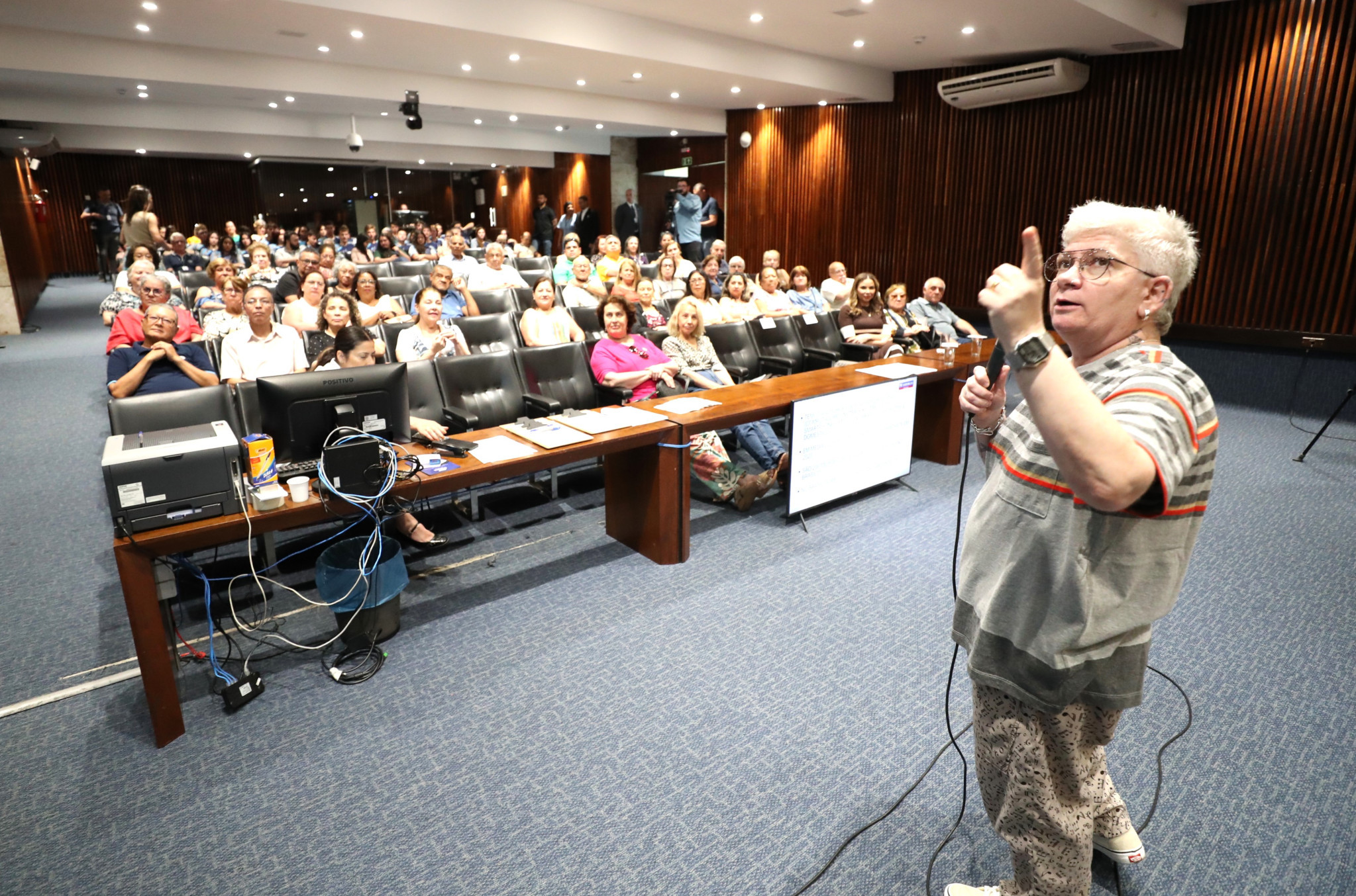 Palestra de Claudia Silvano contra golpes abre Semana da Pessoa Idosa na Assembleia
