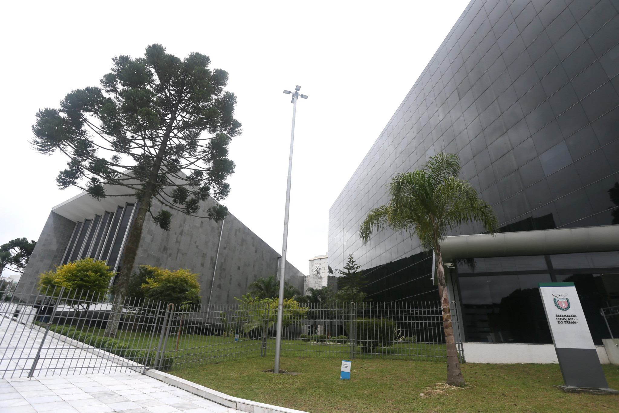 Centenário do Athletico e aniversário de Curitiba são celebrados na Assembleia