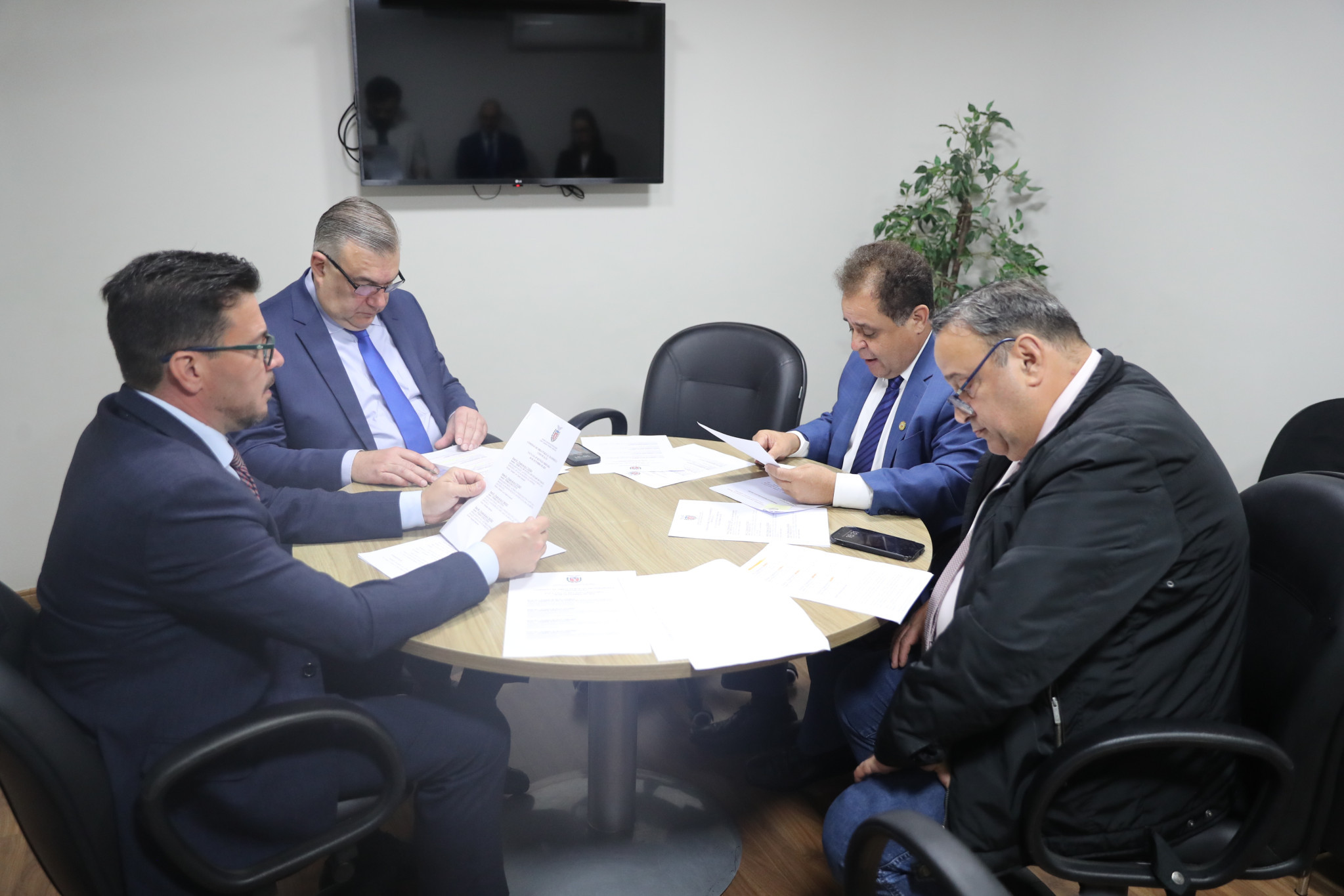 Comissão de Obras aprova doações de imóveis para municípios em áreas de saúde, educação e segurança