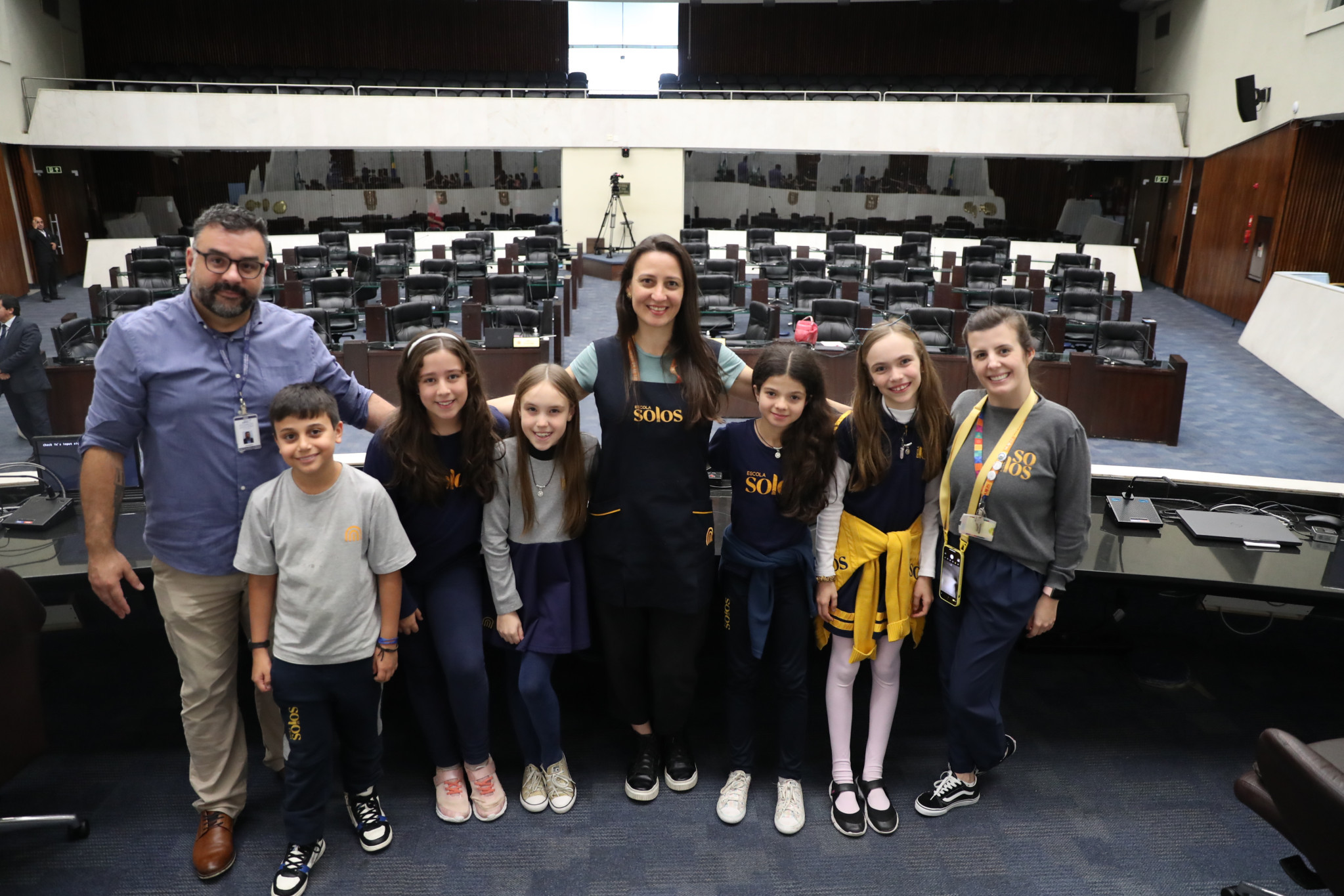 Alunos da Escola Solos visitam a Assembleia