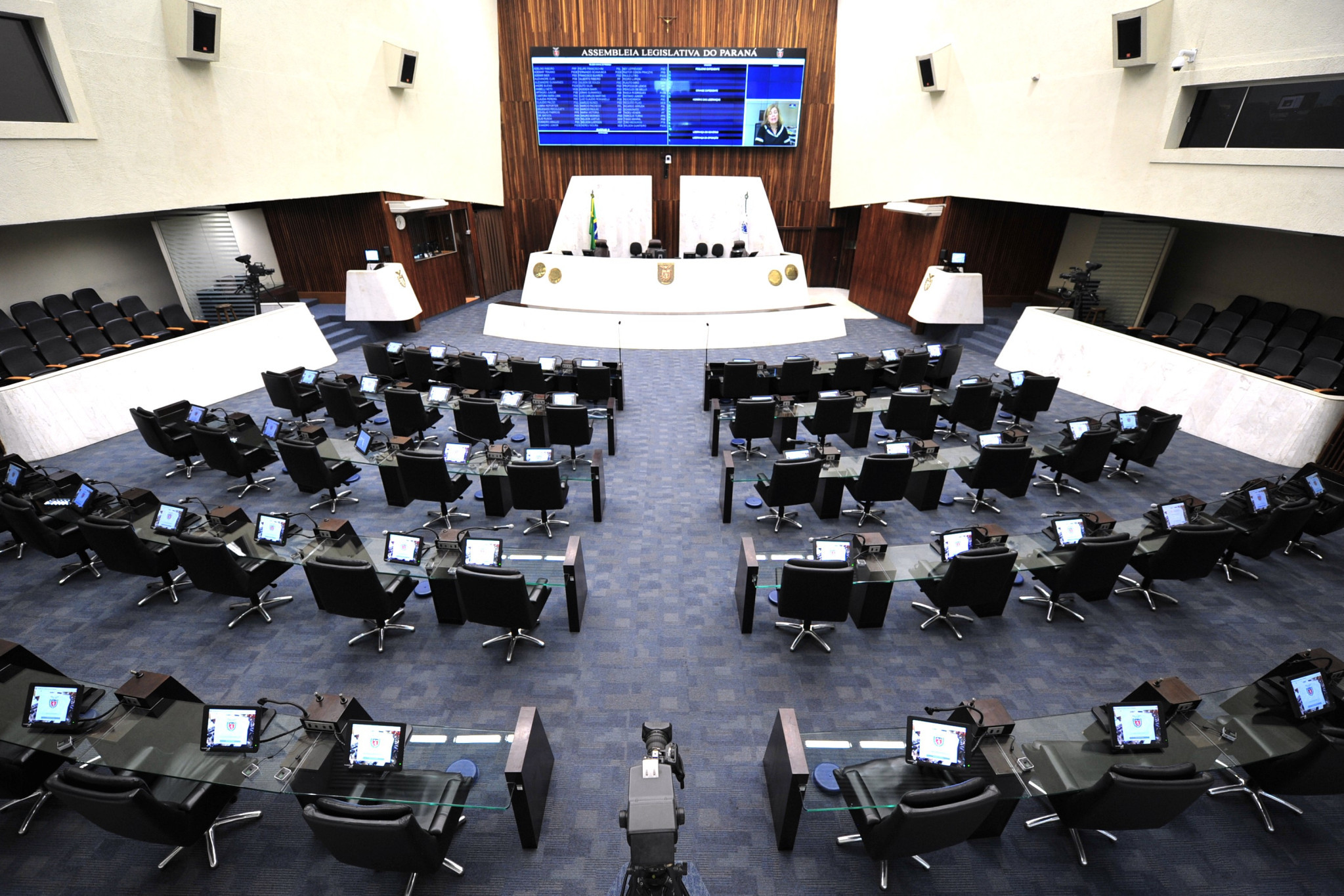 Janela partidária fecha com série de trocas de legendas na Assembleia Legislativa do Paraná
