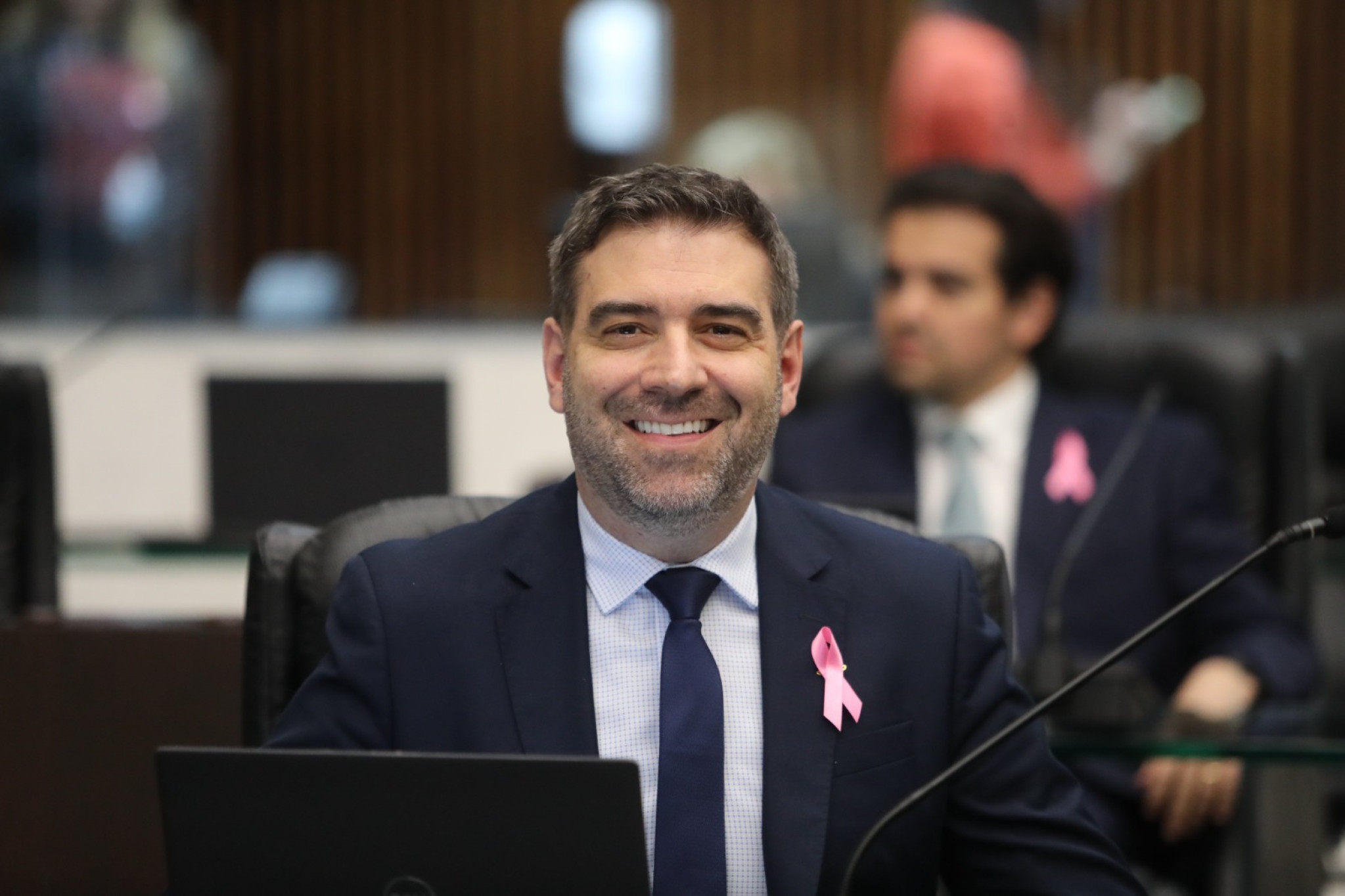 Deputado Denian Couto (Podemos) apresenta projetos voltados à saúde e segurança da mulher