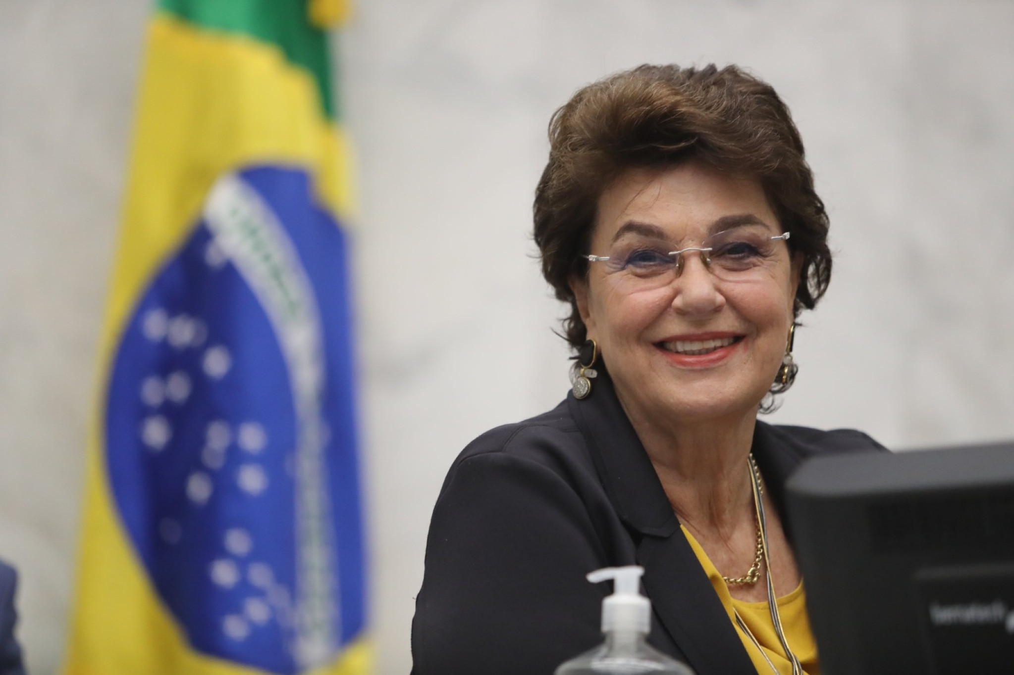 Lei da deputada Cristina Silvestri (PSDB) garante à mulher o direito a acompanhante em procedimentos de saúde com sedação