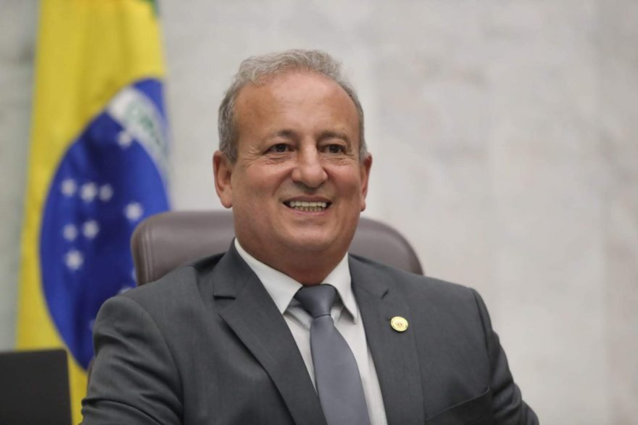 Deputado Moacyr Fadel (PSD) comemora medida de proteção ao leite paranaense